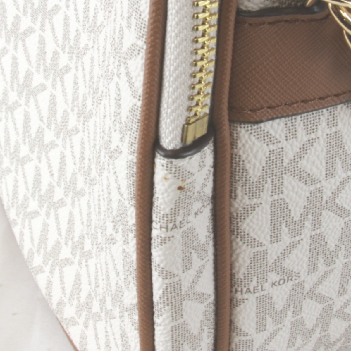 Michael Kors Jet Set Travel White Pvc Shoulder Bag Weekend Bag (Pre-Owned)