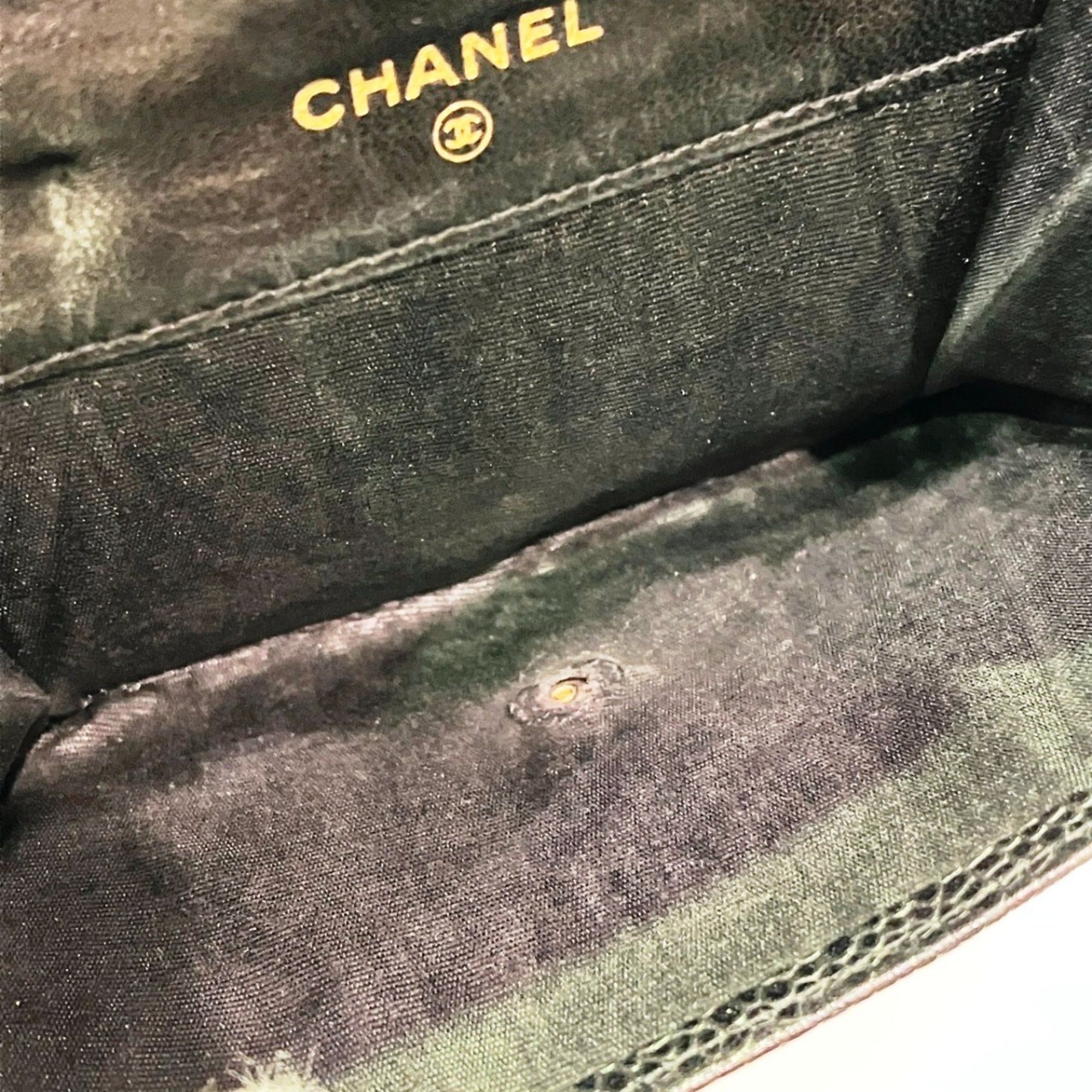 Chanel Black Grained Calfskin Wallet (Bi-Fold) (Pre-Owned)