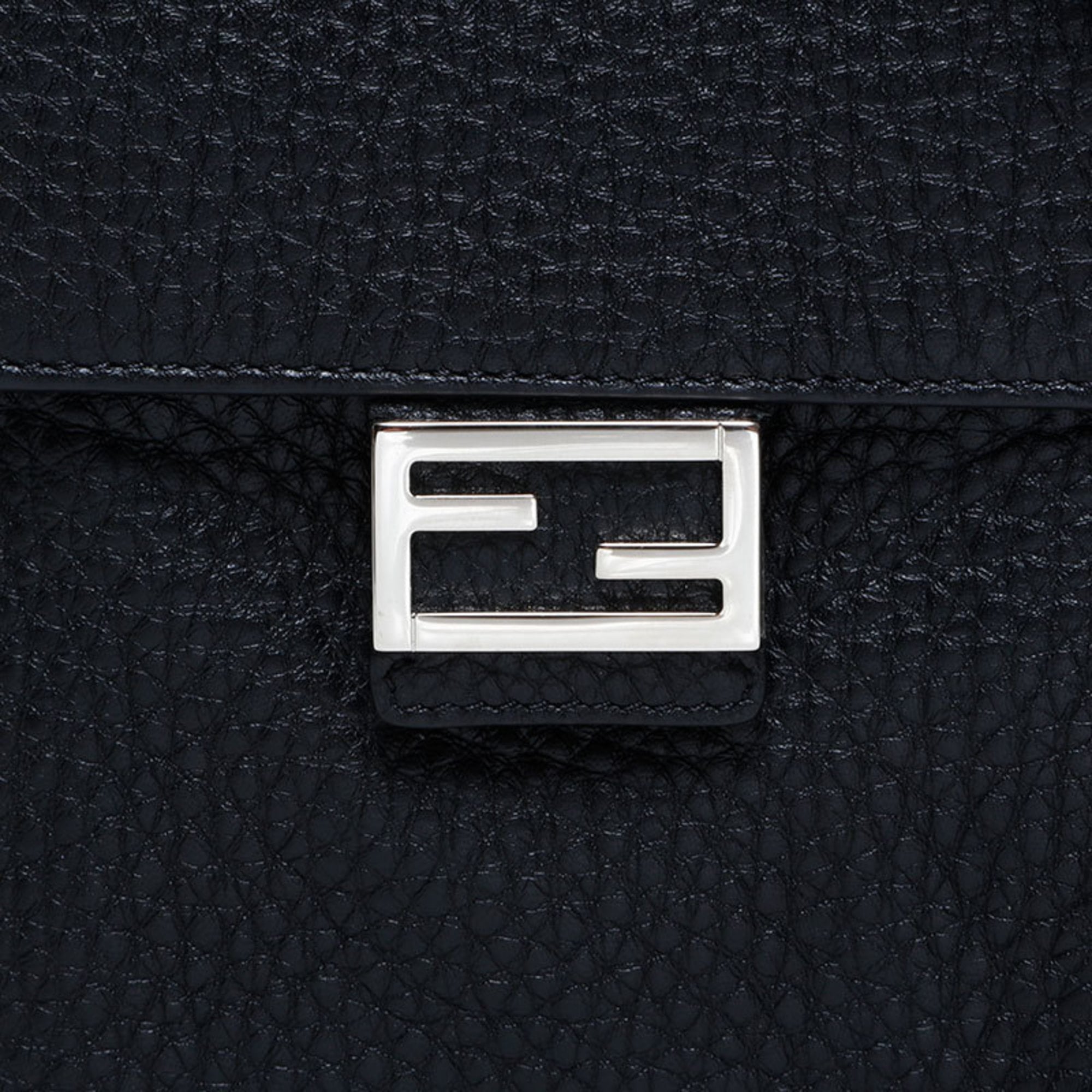 Fendi Black Leather Shoulder Bag (Pre-Owned)