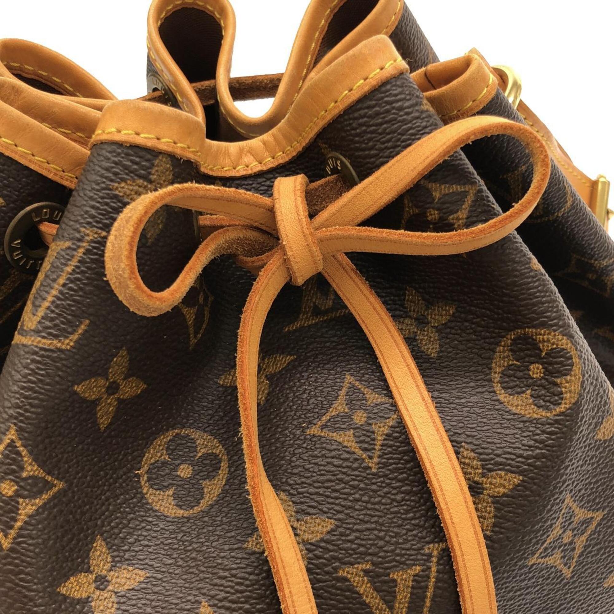 Louis Vuitton Marron Coated Canvas Shoulder Bag (Pre-Owned)
