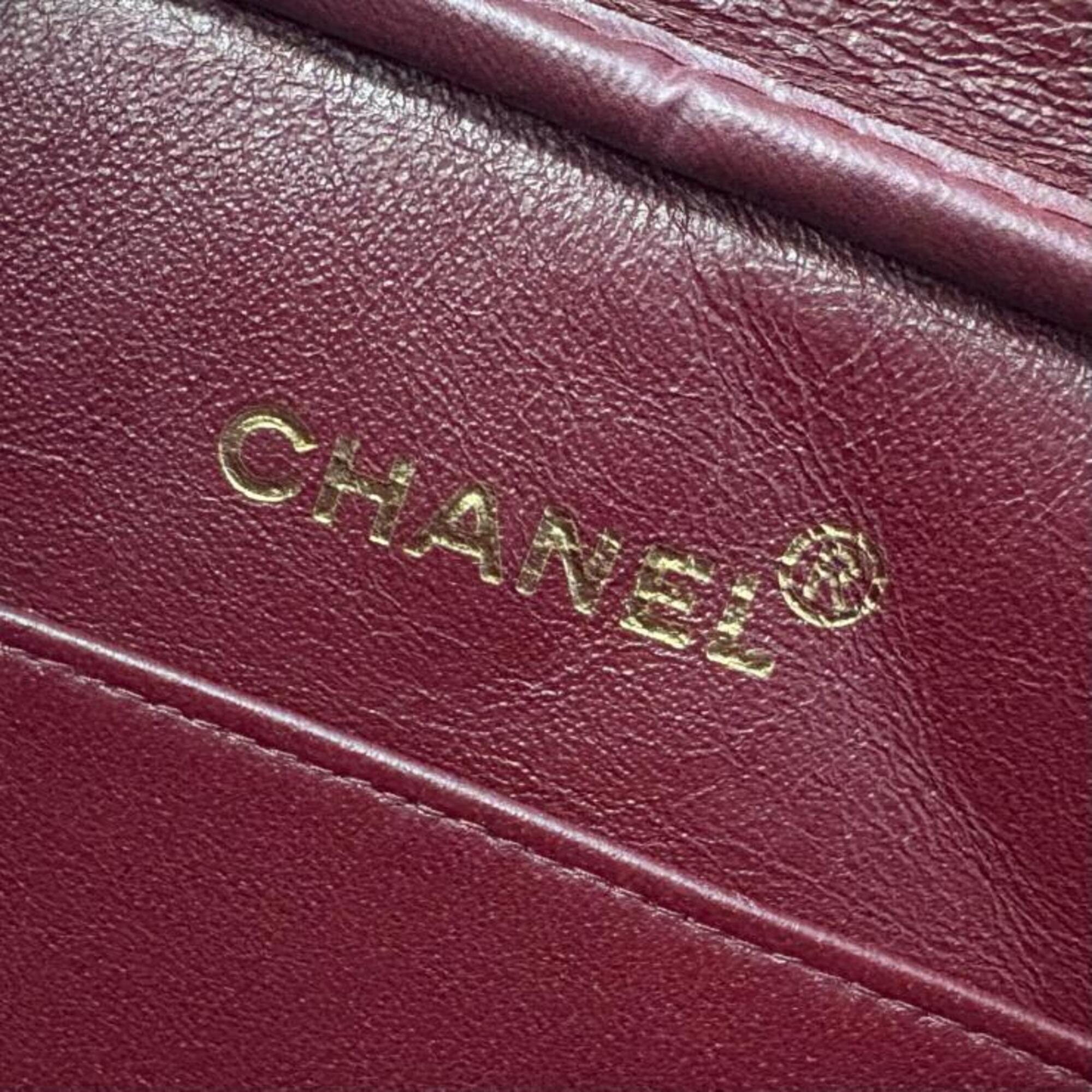 Chanel Black Leather Shoulder Bag (Pre-Owned)