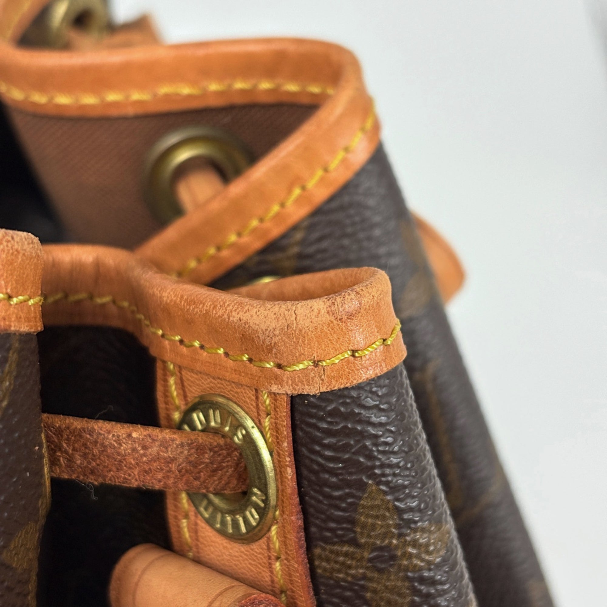 Louis Vuitton Brown Monogram Shoulder Bag (Pre-Owned)
