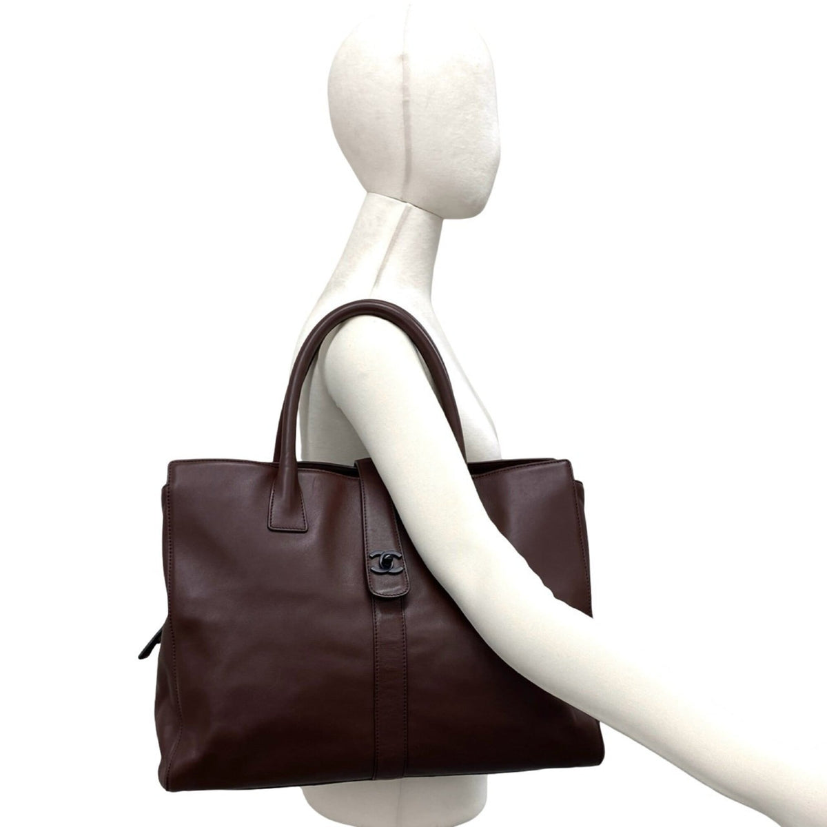 Chanel Brown Leather Handbag Tote Bag (Pre-Owned)