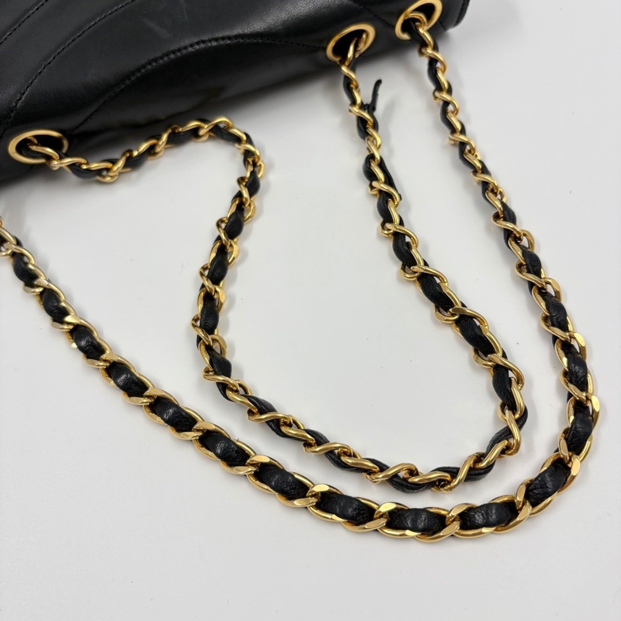 Chanel Black Handbag (Pre-Owned)