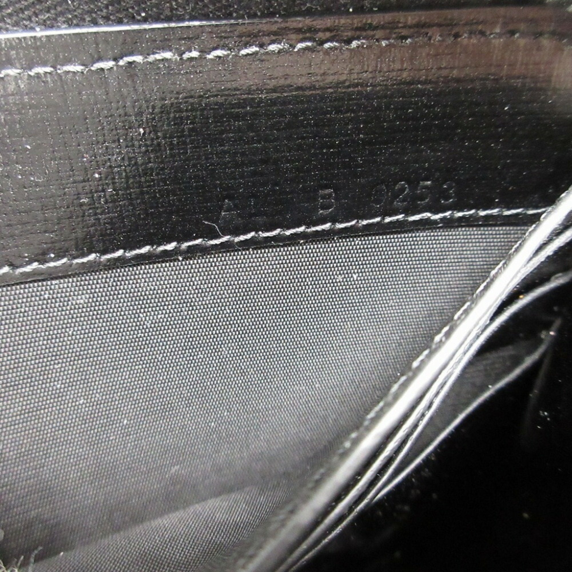 Givenchy Black Leather Long Wallet (Bi-Fold) (Pre-Owned)