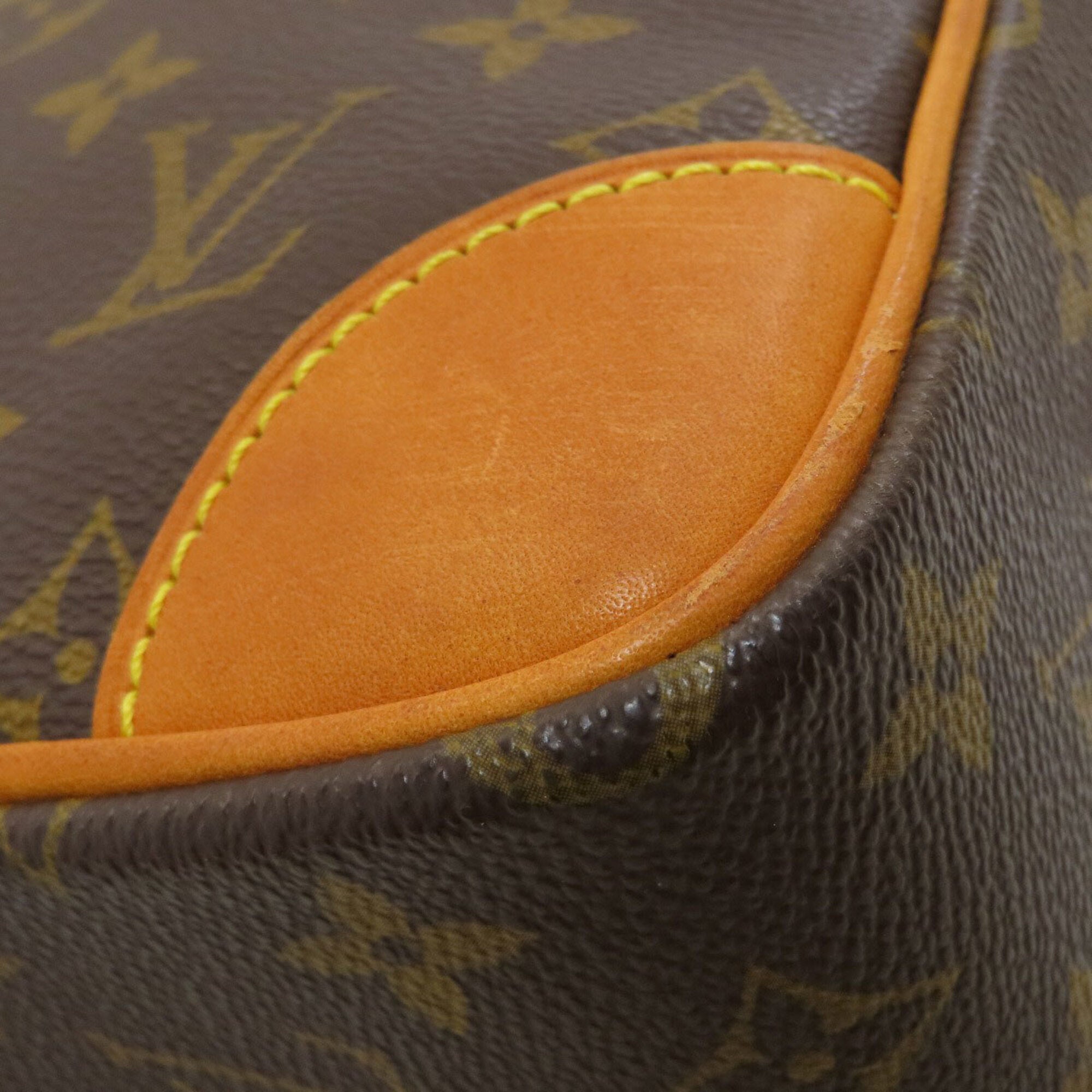 Louis Vuitton Monogram Monogram Canvas Shoulder Bag (Pre-Owned)