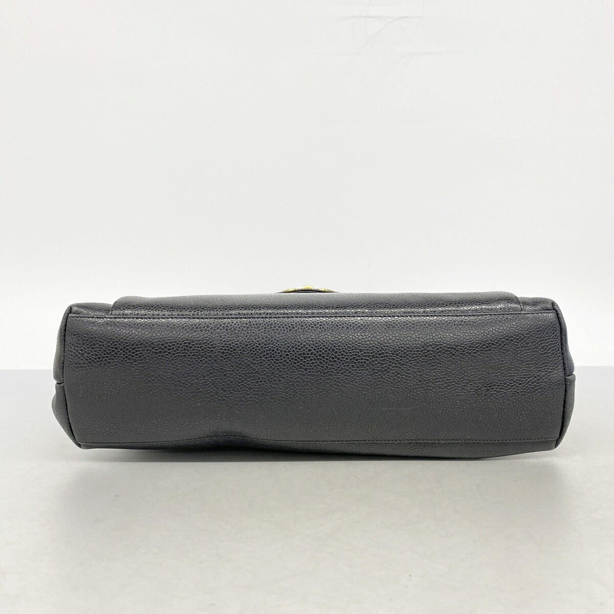 Chanel Black Grained Calfskin Shoulder Bag (Pre-Owned)