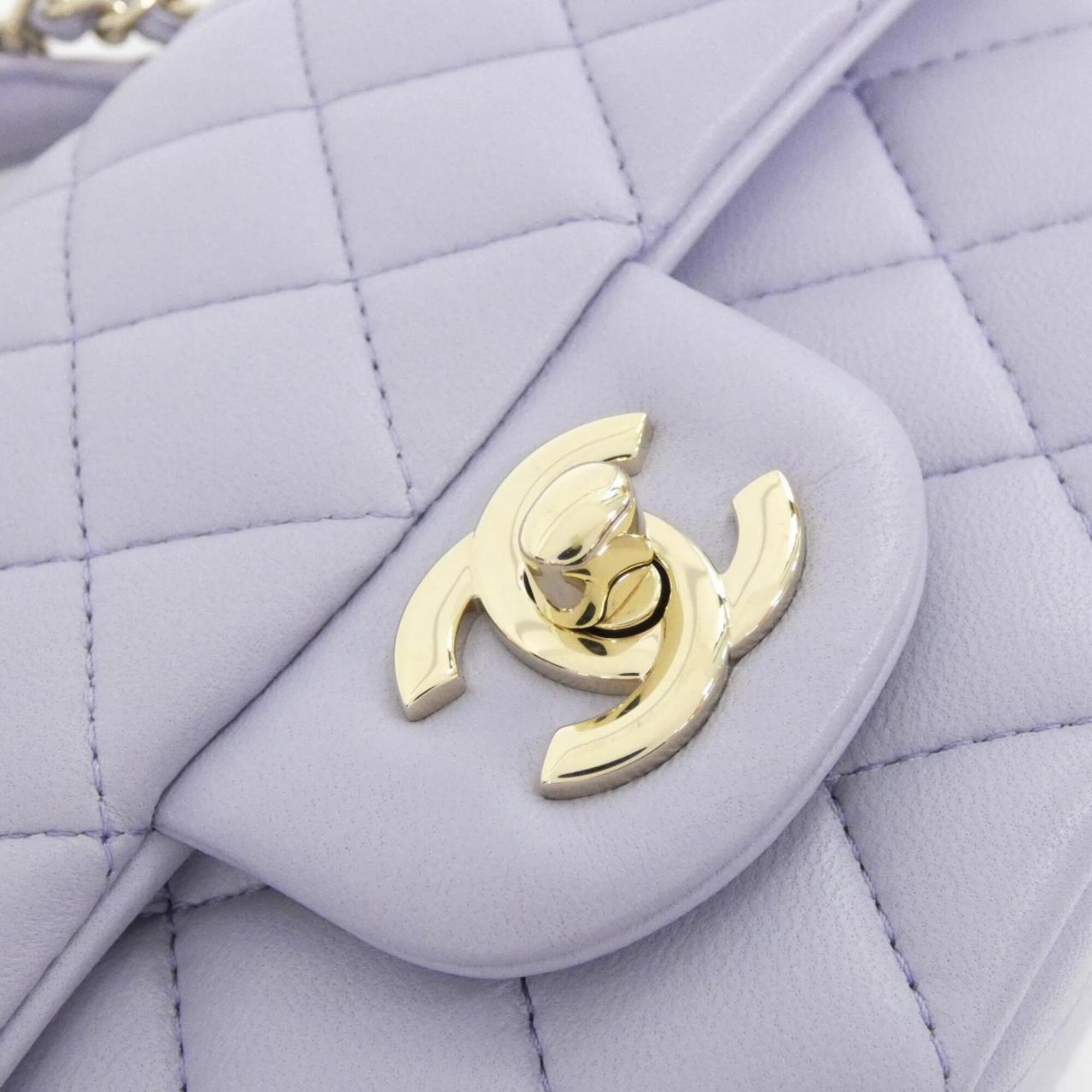 Chanel Light Purple Leather Handbag (Pre-Owned)
