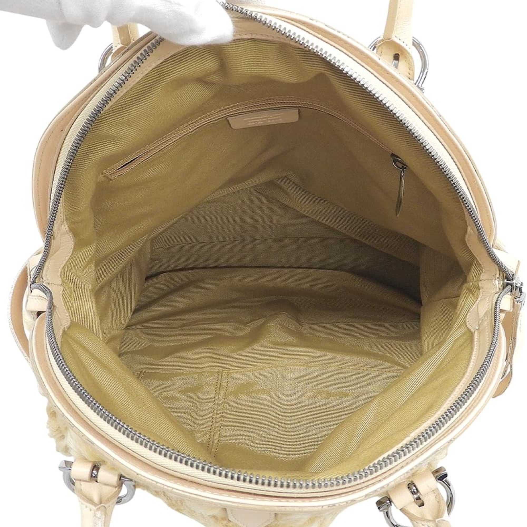 Salvatore Ferragamo Beige Fur Shoulder Bag (Pre-Owned)