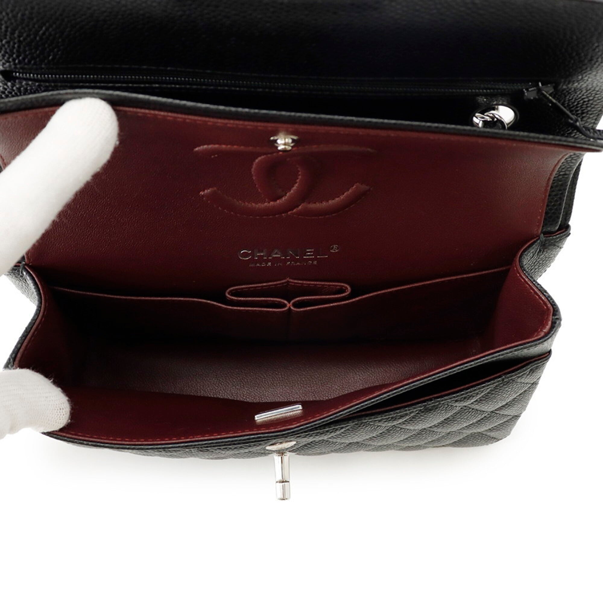 Chanel Black Grained Calfskin Handbag Shoulder Bag (Pre-Owned)