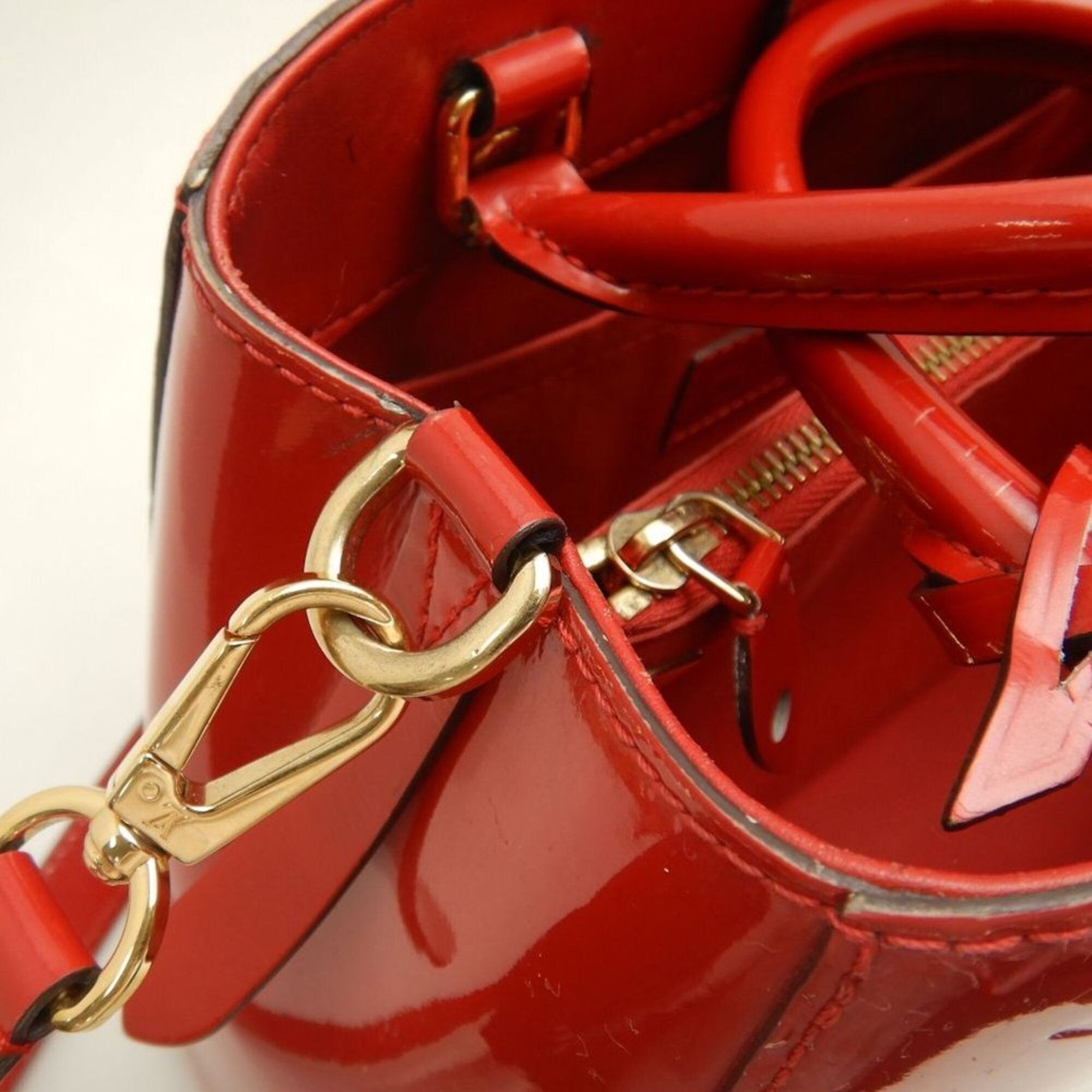 Louis Vuitton Cerise Patent Leather Handbag (Pre-Owned)