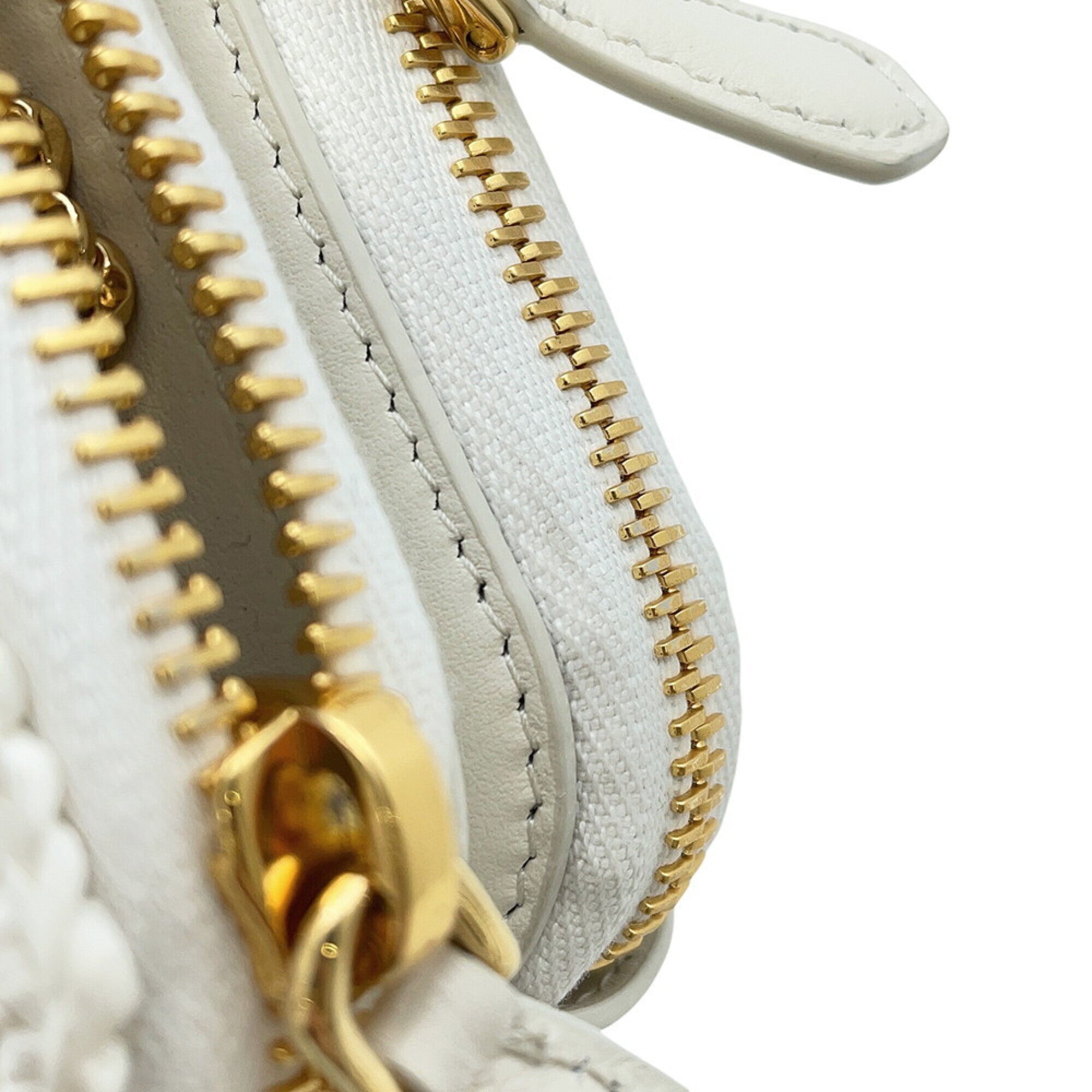 Prada White Leather Raffia Handbag Pouch Shoulder Bag (Pre-Owned)