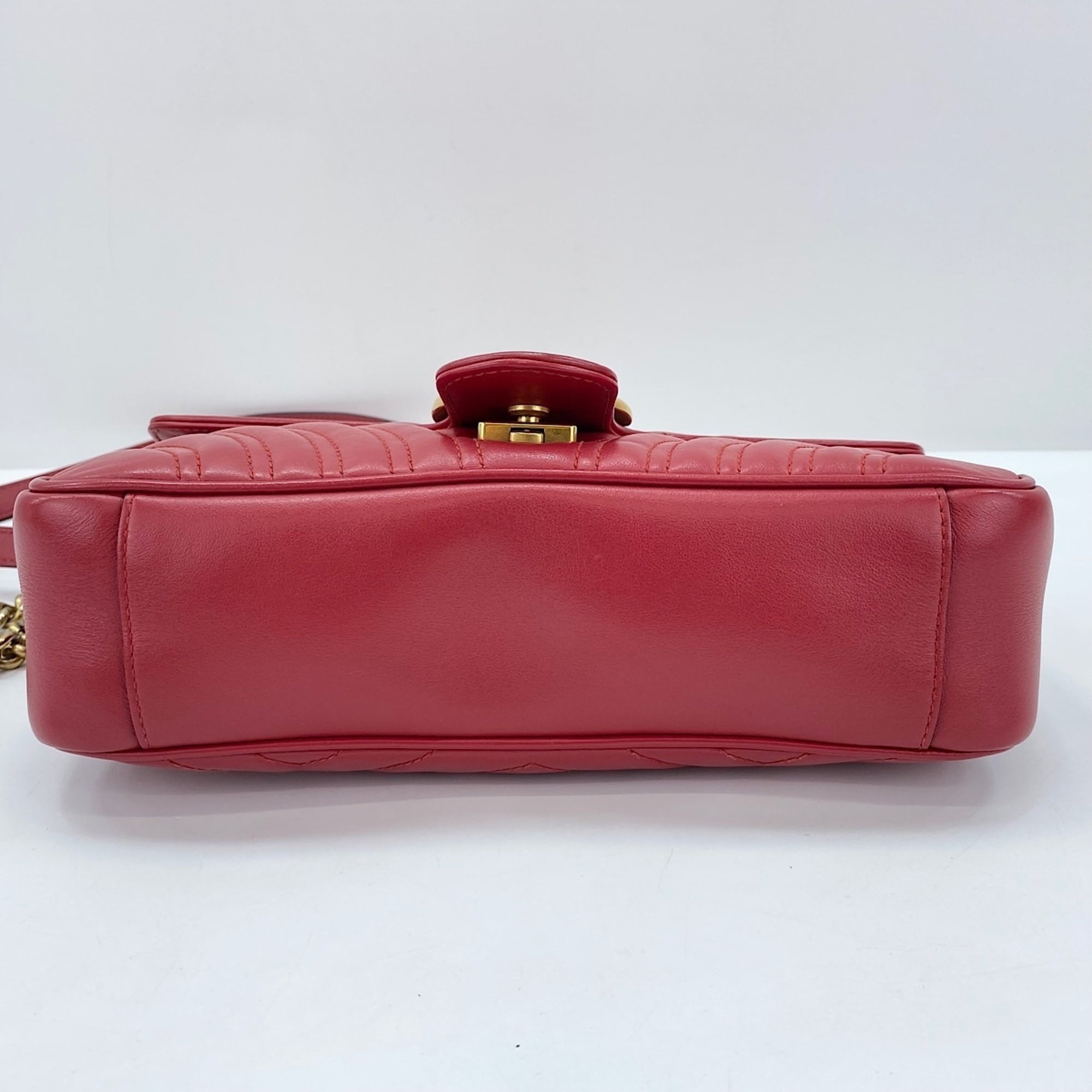 Gucci Red Color Leather Shoulder Bag (Pre-Owned)