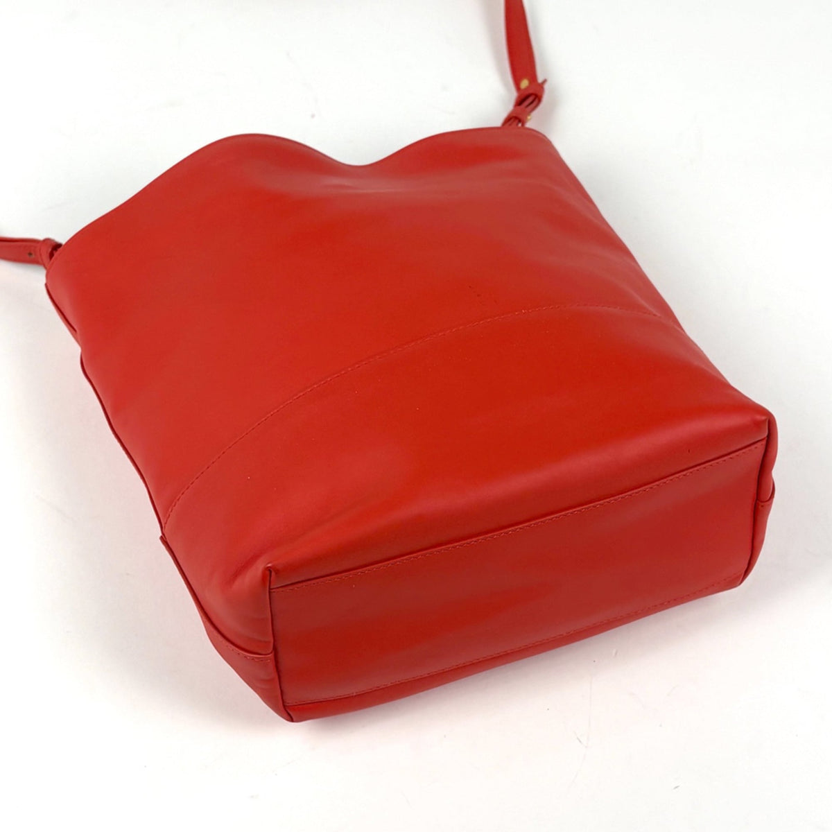 Bottega Veneta Red Color Leather Shoulder Bag (Pre-Owned)