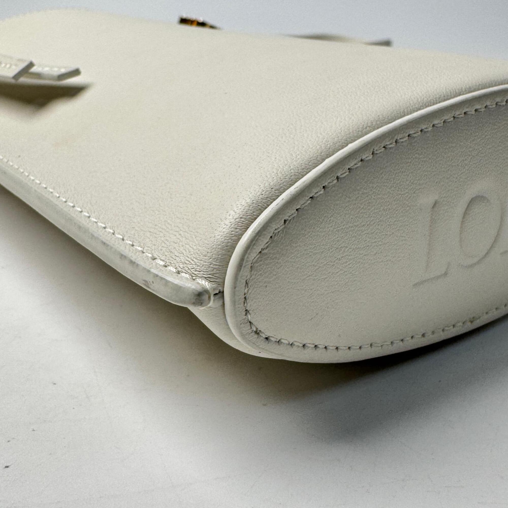Loewe White Leather Shoulder Bag (Pre-Owned)