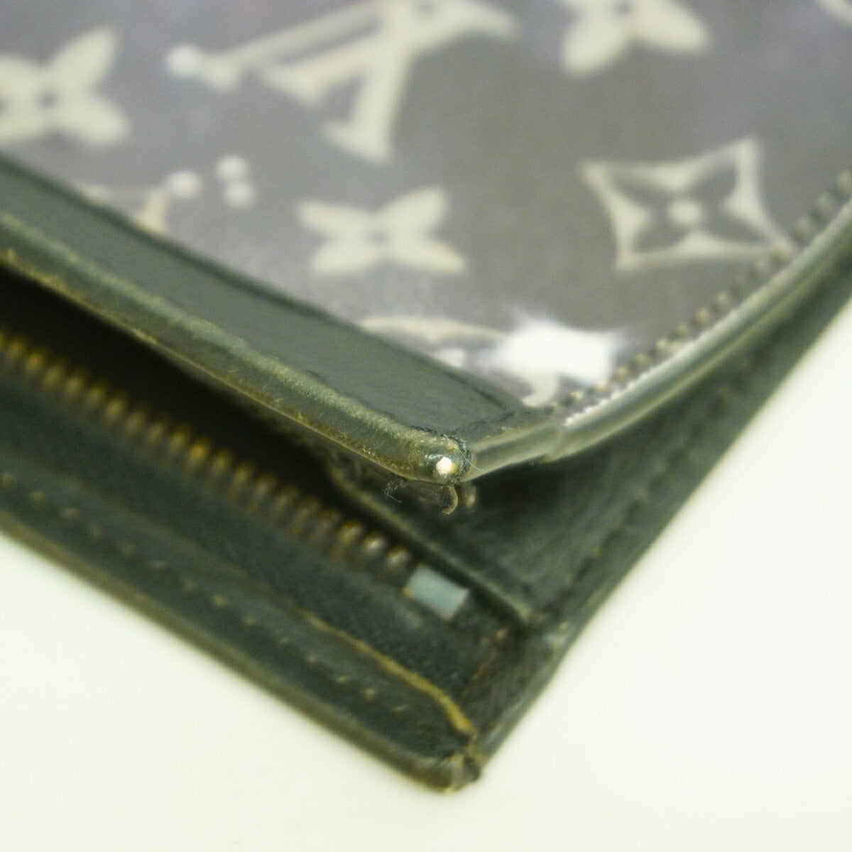 Louis Vuitton Black Clutch Bag (Pre-Owned)