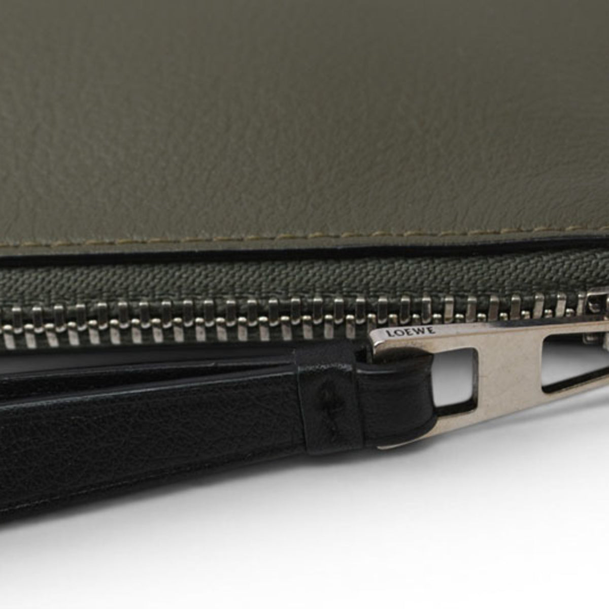Loewe Khaki Brown Leather Coin Purse/Coin Case (Pre-Owned)