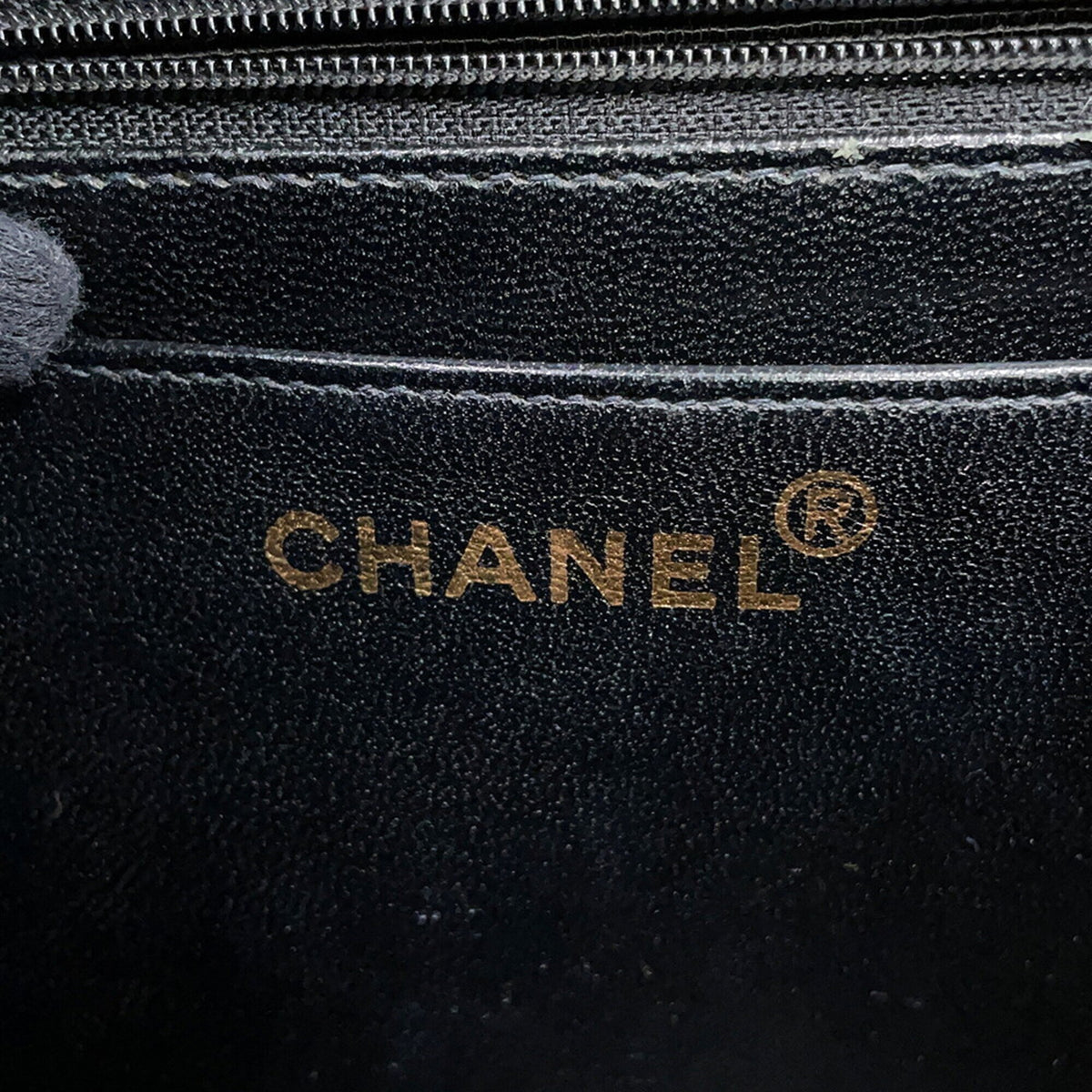 Chanel Black Grained Calfskin Handbag (Pre-Owned)