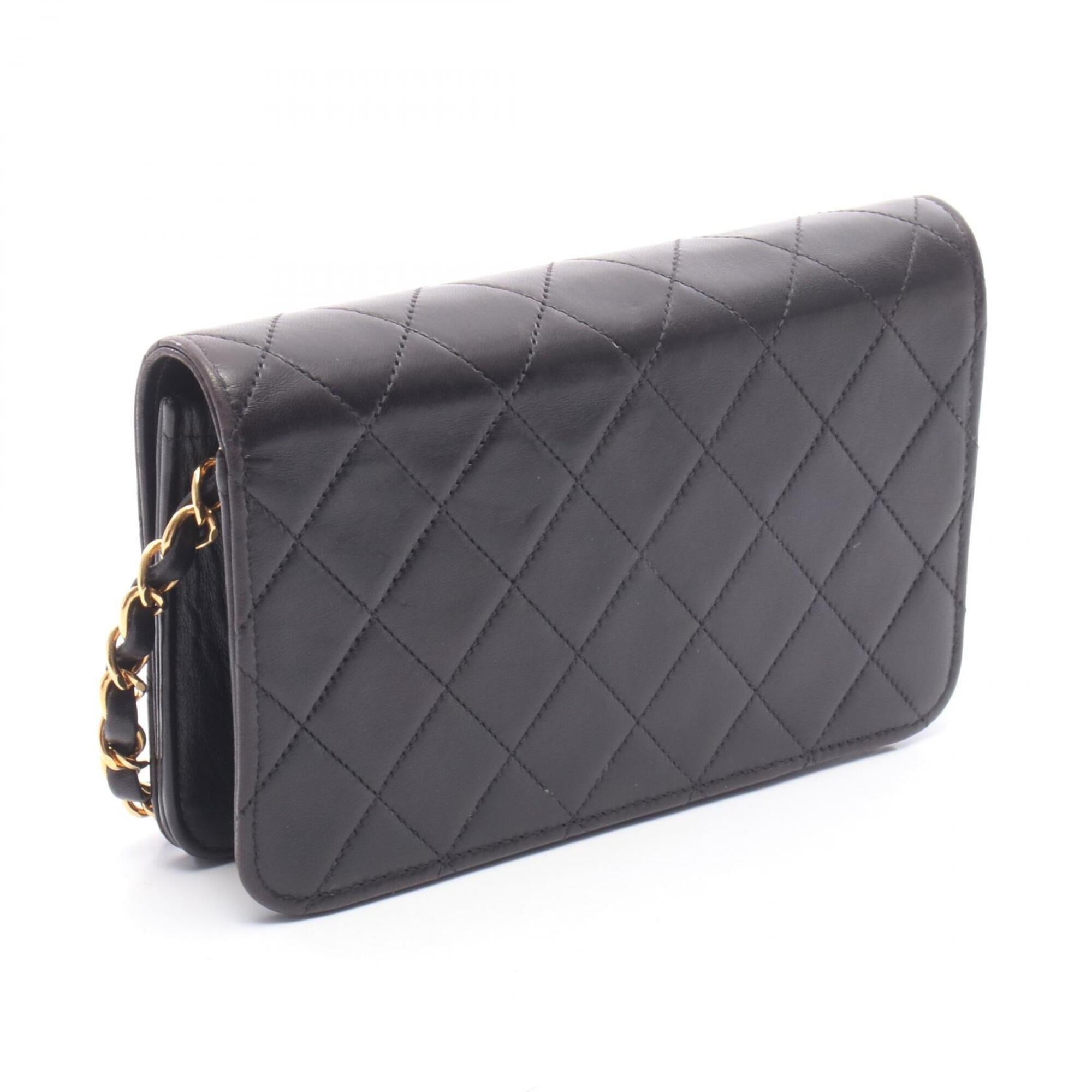 Chanel Matelasse Black Leather Handbag Shoulder Bag (Pre-Owned)