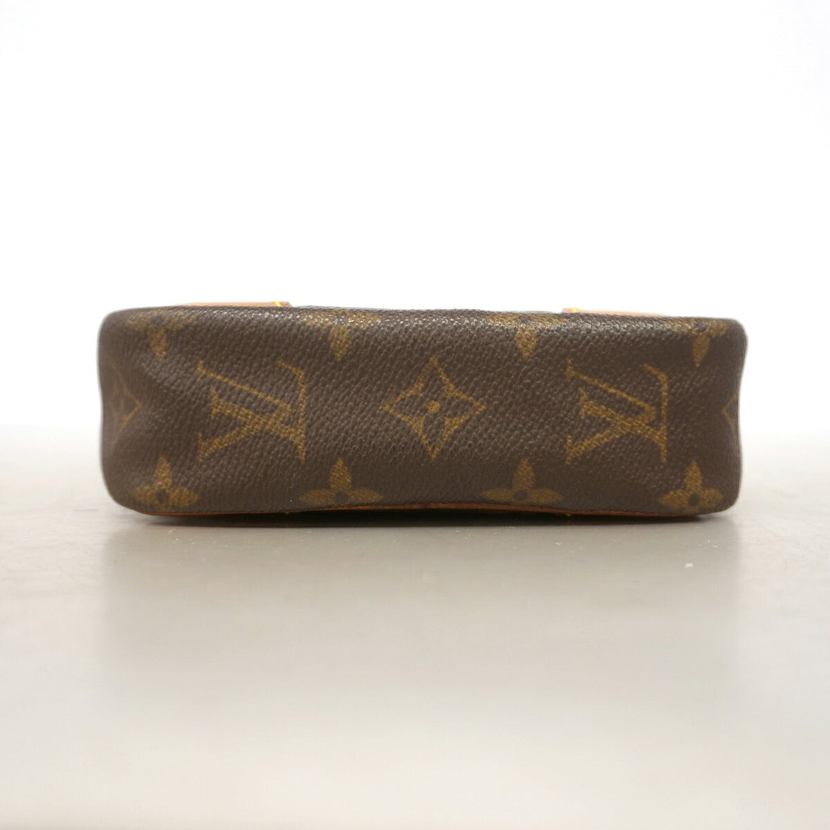 Louis Vuitton Brown Shoulder Bag (Pre-Owned)