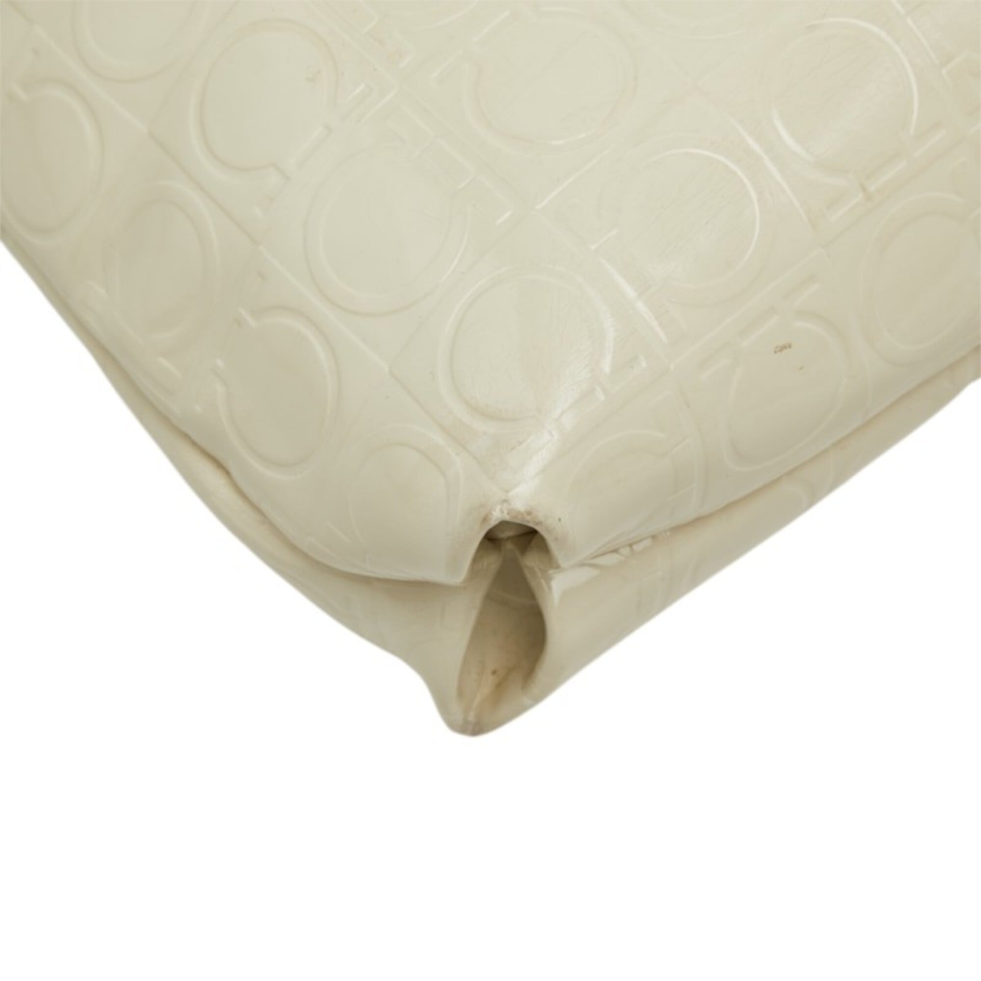 Salvatore Ferragamo Ivory Patent Leather Shoulder Bag (Pre-Owned)