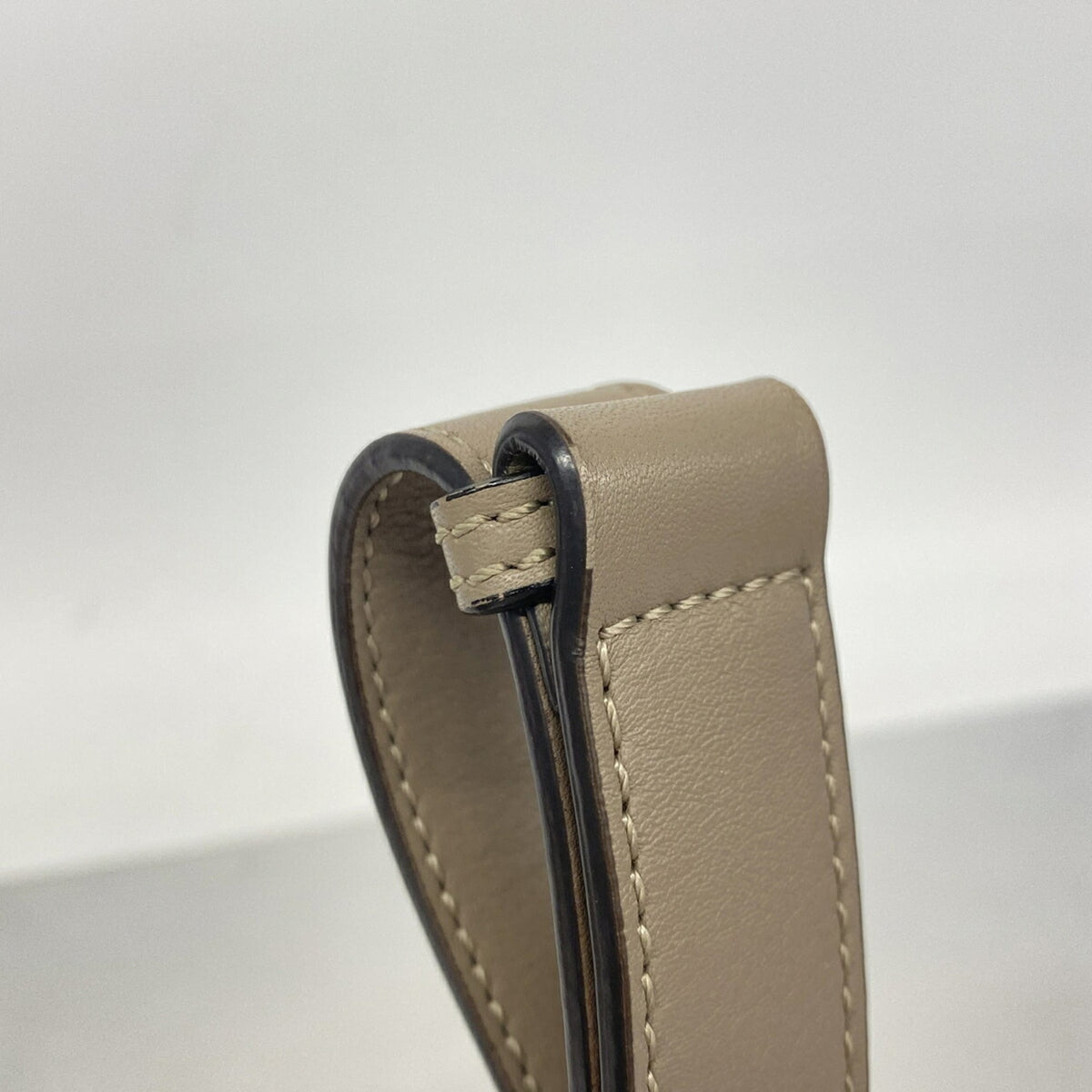 Fendi Beige Leather Handbag (Pre-Owned)