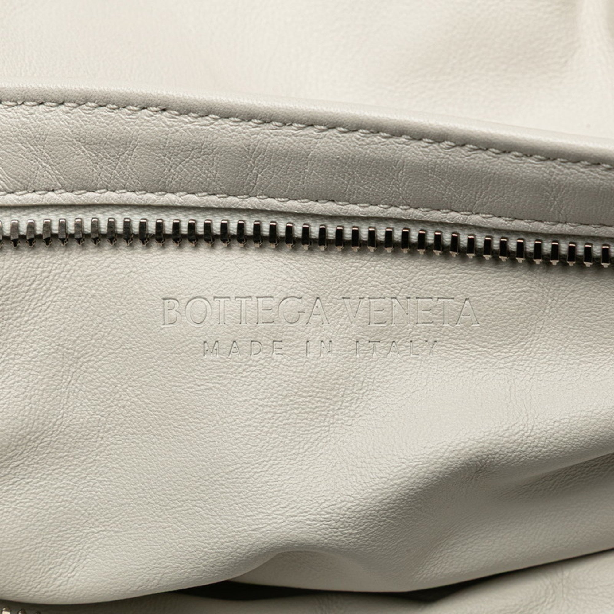Bottega Veneta White Leather Handbag (Pre-Owned)