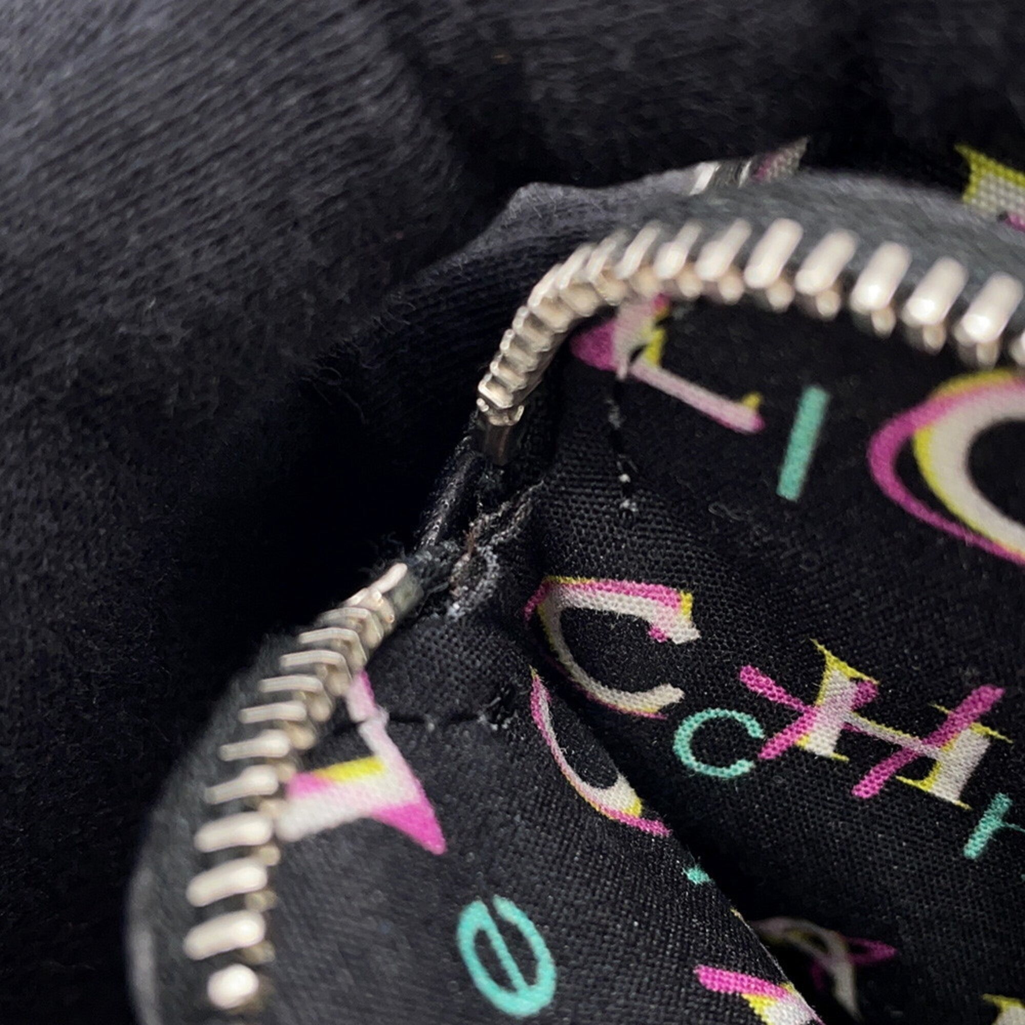 Chanel Black Leather Chain/Shoulder Wallet (Pre-Owned)