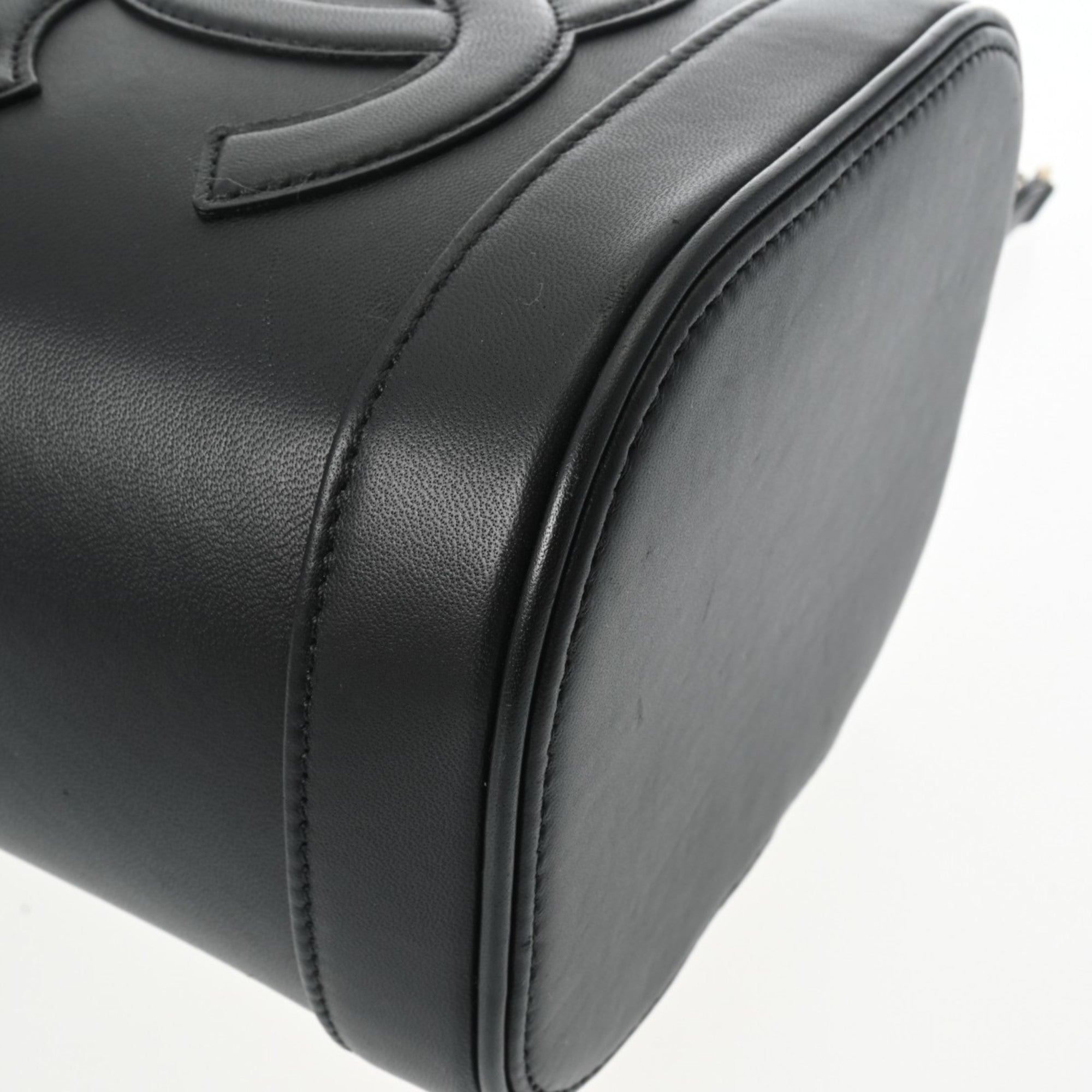 Chanel Black Leather Handbag (Pre-Owned)