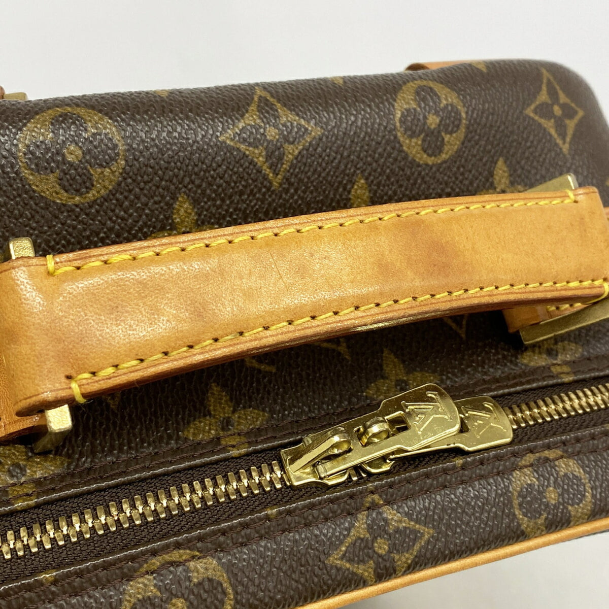 Louis Vuitton Brown Handbag (Pre-Owned)