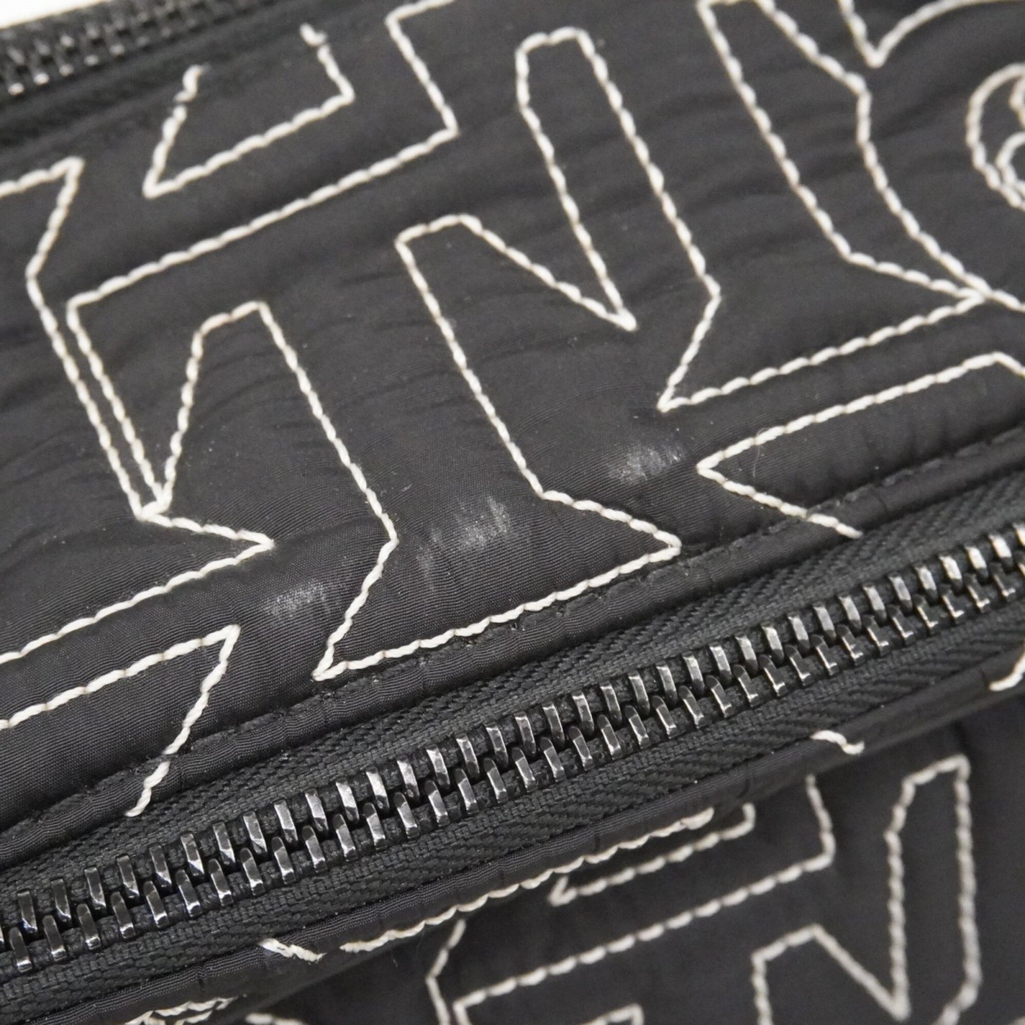 Louis Vuitton Black Handbag (Pre-Owned)