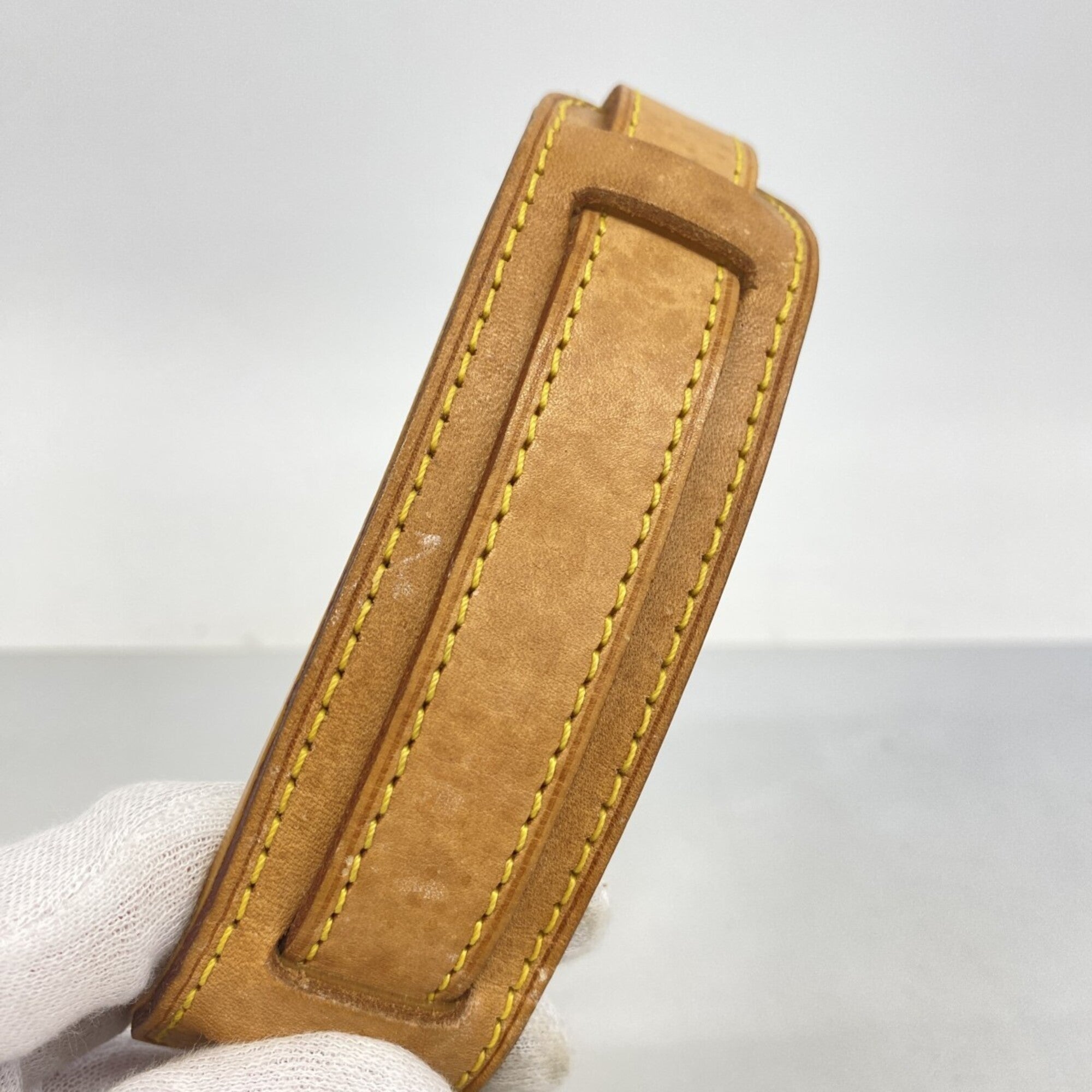 Louis Vuitton Brown Shoulder Bag (Pre-Owned)