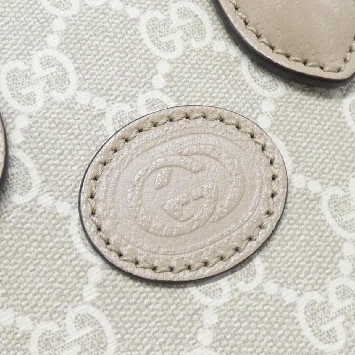 Gucci Beige White Gg Supreme Leather Handbag (Pre-Owned)