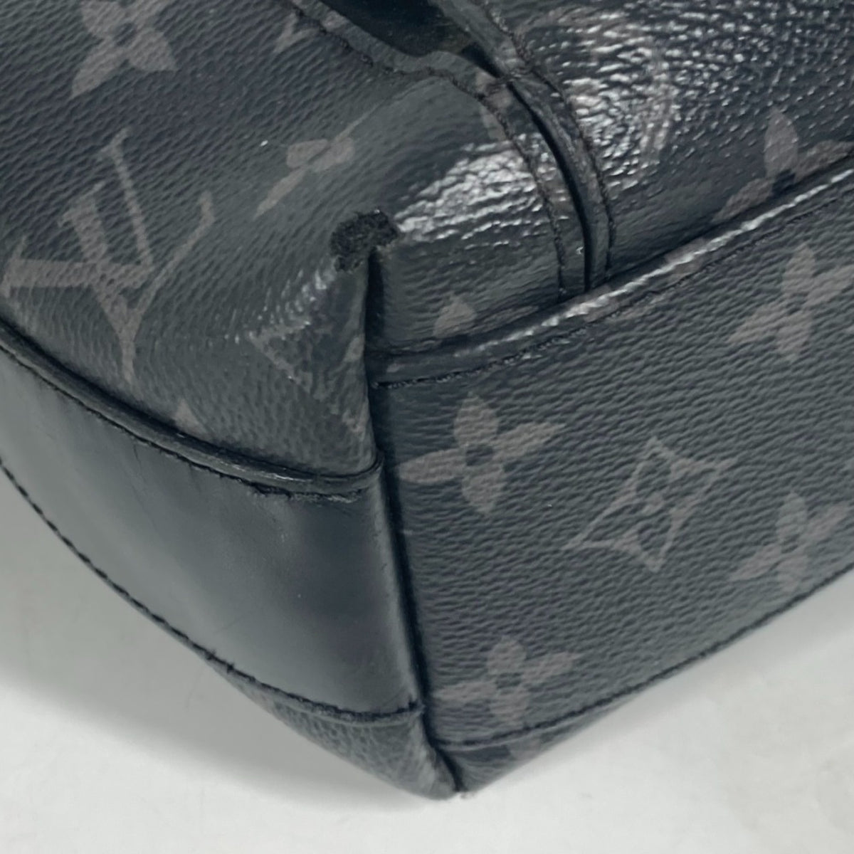 Louis Vuitton Black Monogram Eclipse Messenger Bag Shoulder Bag (Pre-Owned)