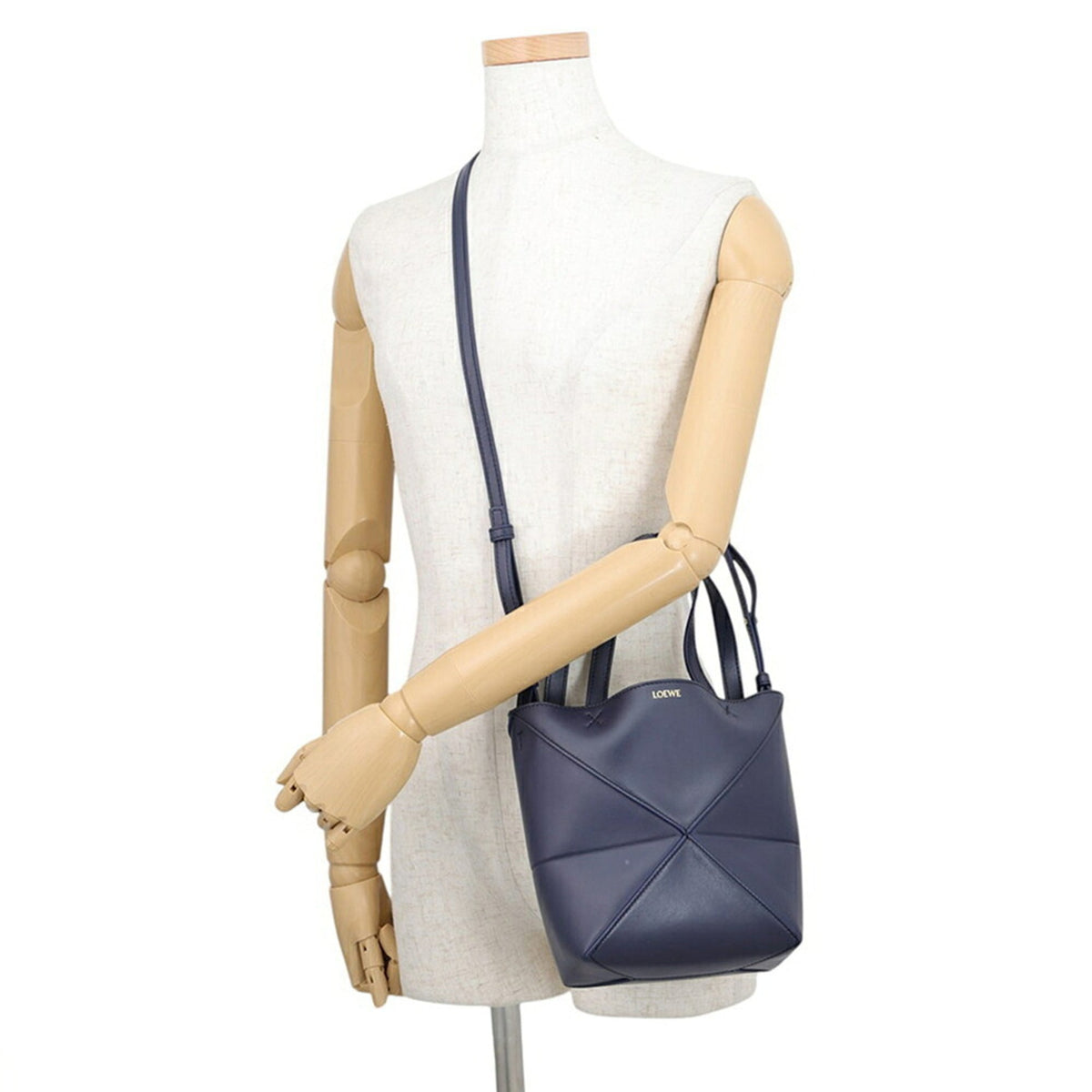 Loewe Gold Leather Handbag Tote Bag (Pre-Owned)