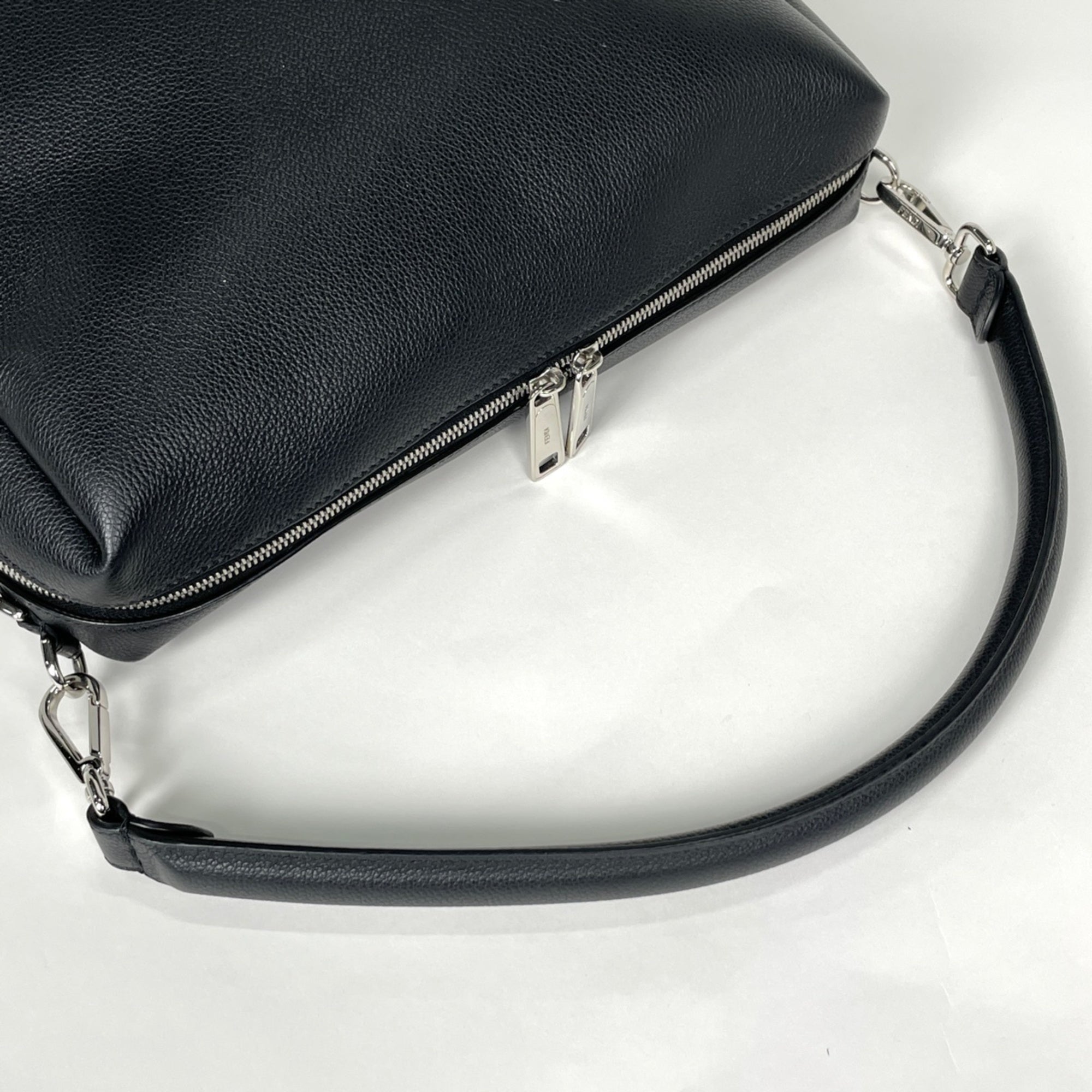 Fendi Black Leather Handbag (Pre-Owned)