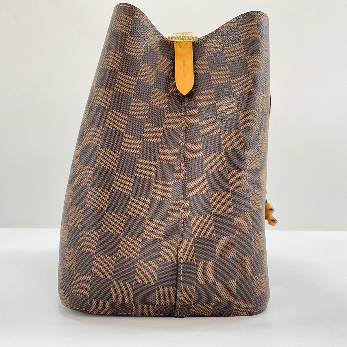 Louis Vuitton Brown Shoulder Bag (Pre-Owned)