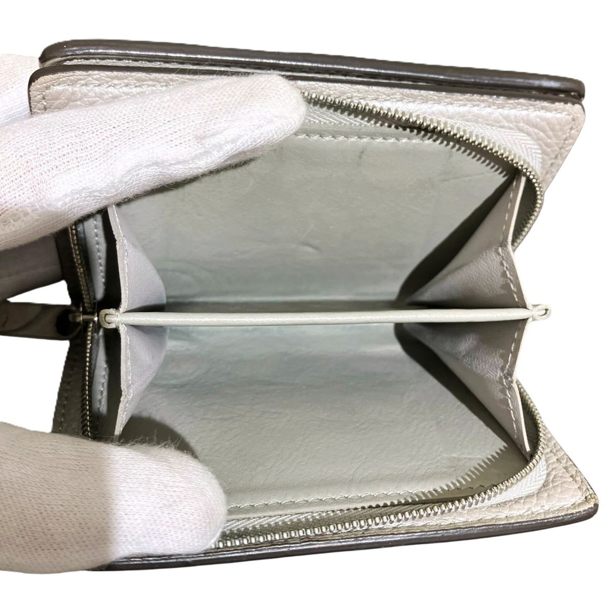 Louis Vuitton Mahina Grayish Leather Wallet (Bi-Fold) (Pre-Owned)