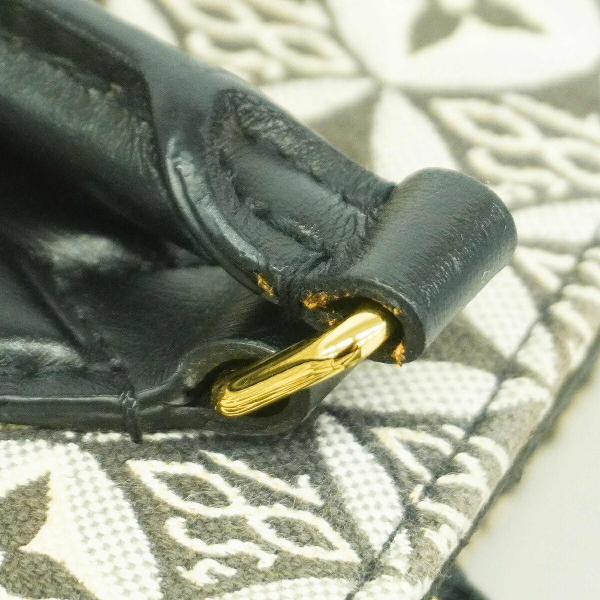 Louis Vuitton Black Tote Bag (Pre-Owned)