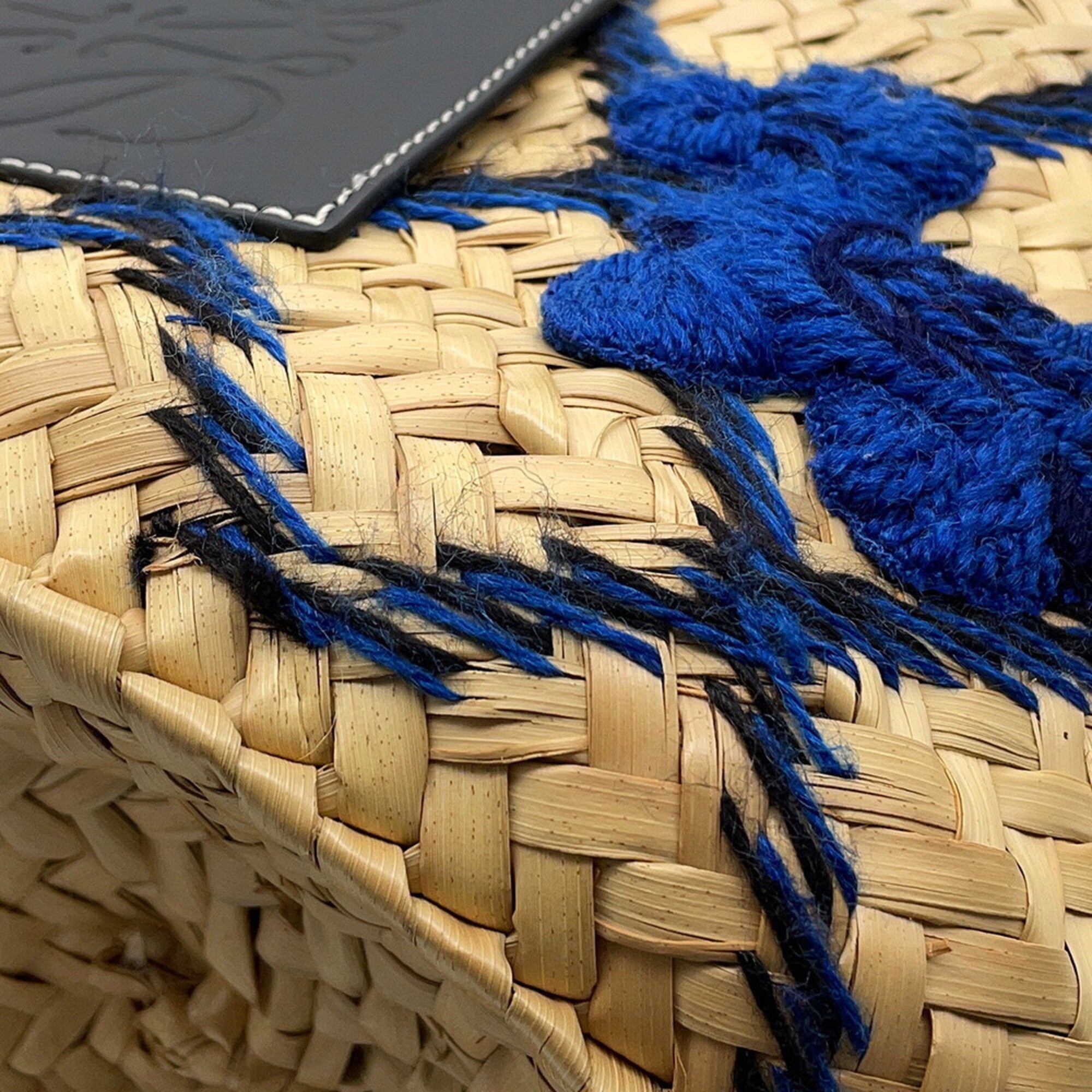 Loewe Beige Blue Navy Raffia Leather Basket Handbag (Pre-Owned)