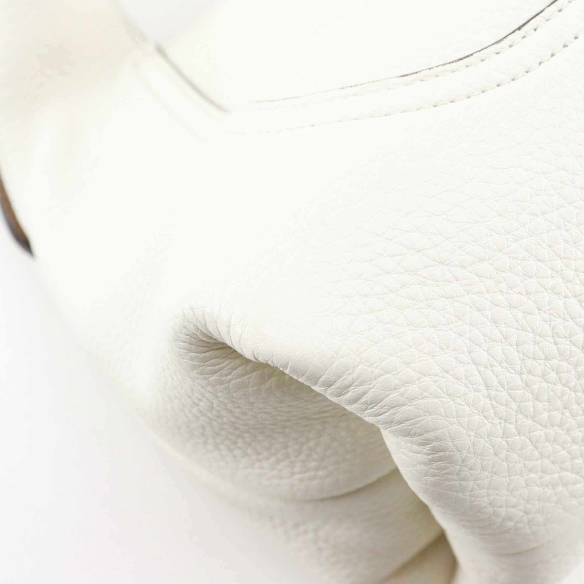 Gucci White Leather Handbag (Pre-Owned)