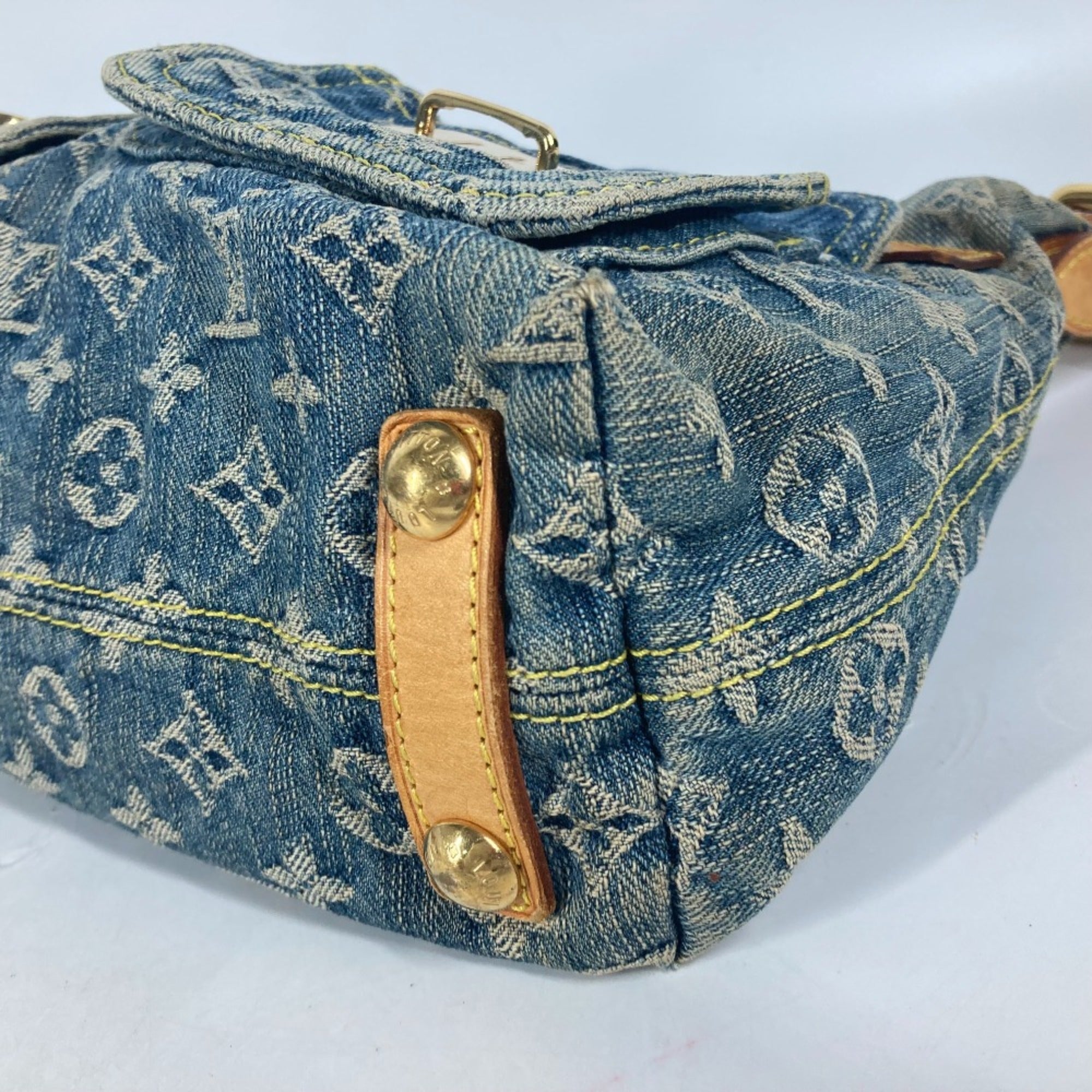 Louis Vuitton Blue Other Shoulder Bag (Pre-Owned)