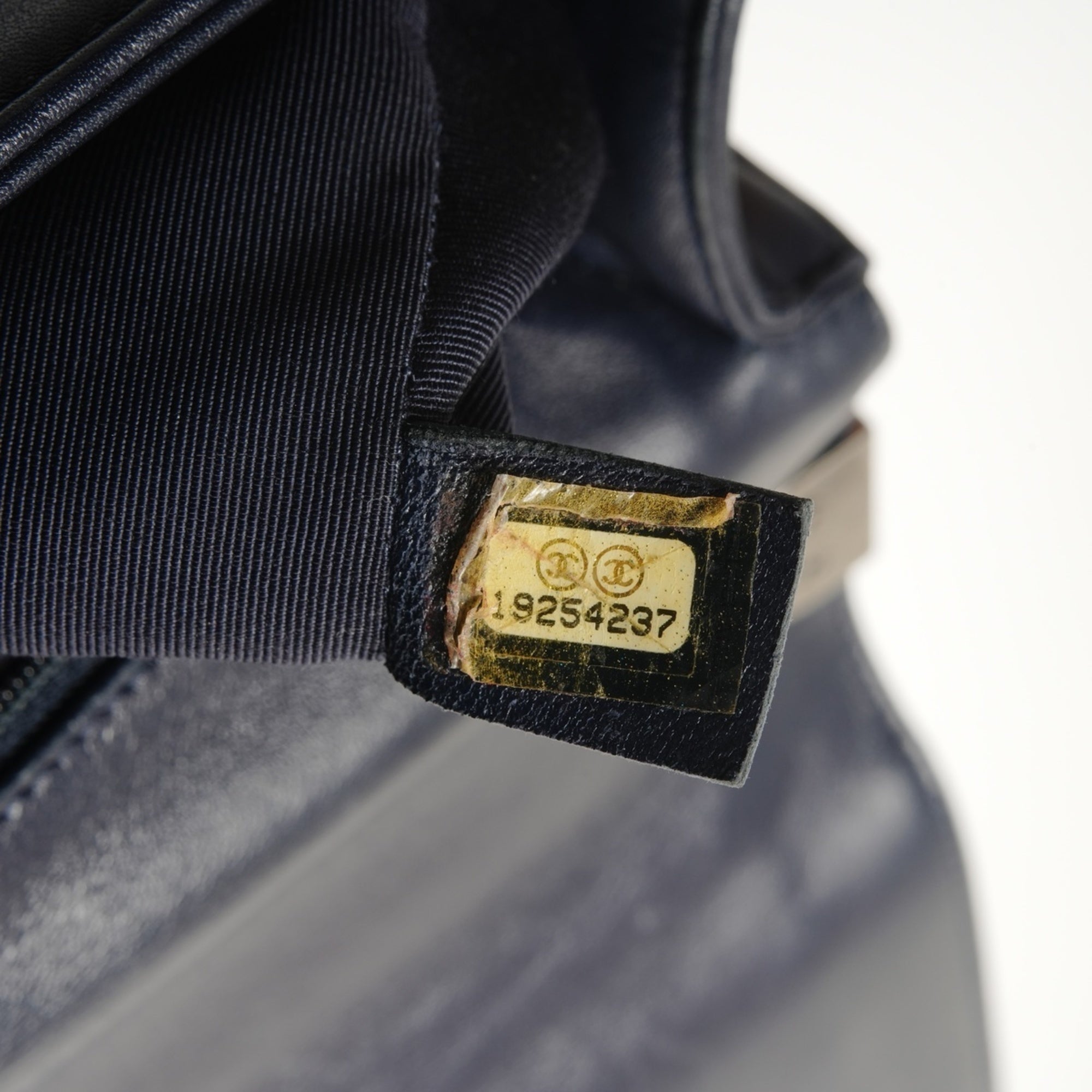 Chanel Boy Chanel Navy Leather Shoulder Bag (Pre-Owned)