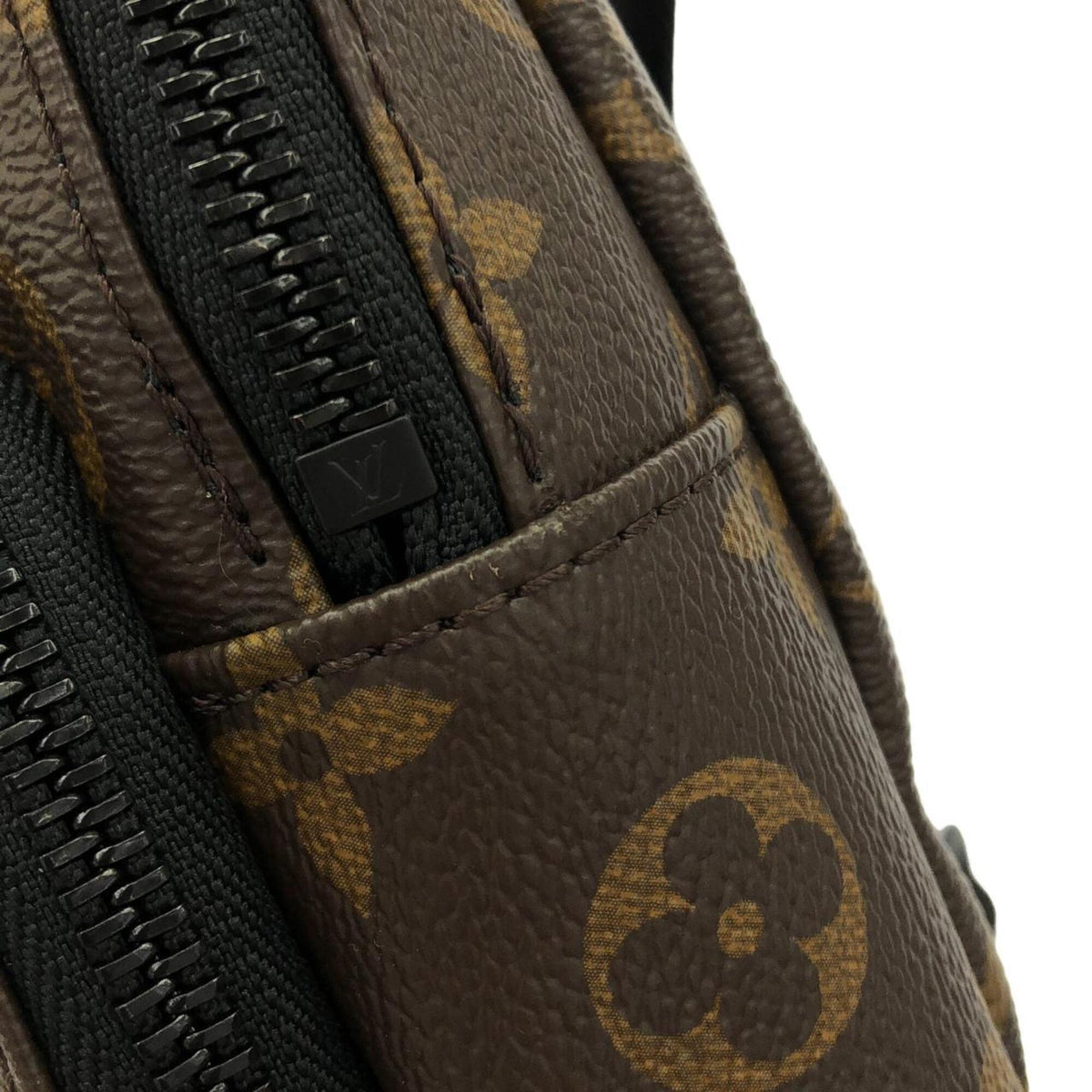 Louis Vuitton Marron Coated Canvas Shoulder Bag (Pre-Owned)