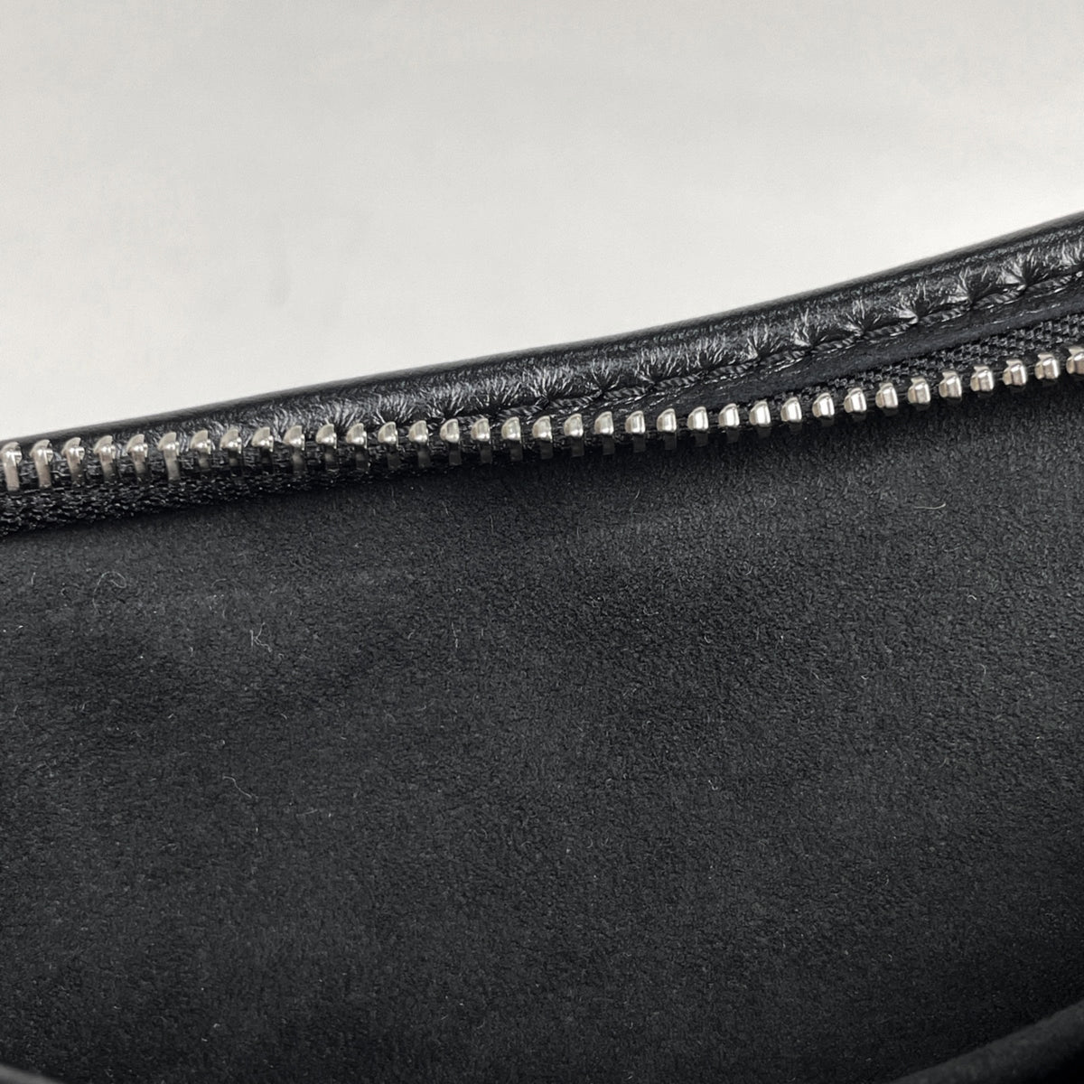 Louis Vuitton Black Noir Leather Shoulder Bag (Pre-Owned)