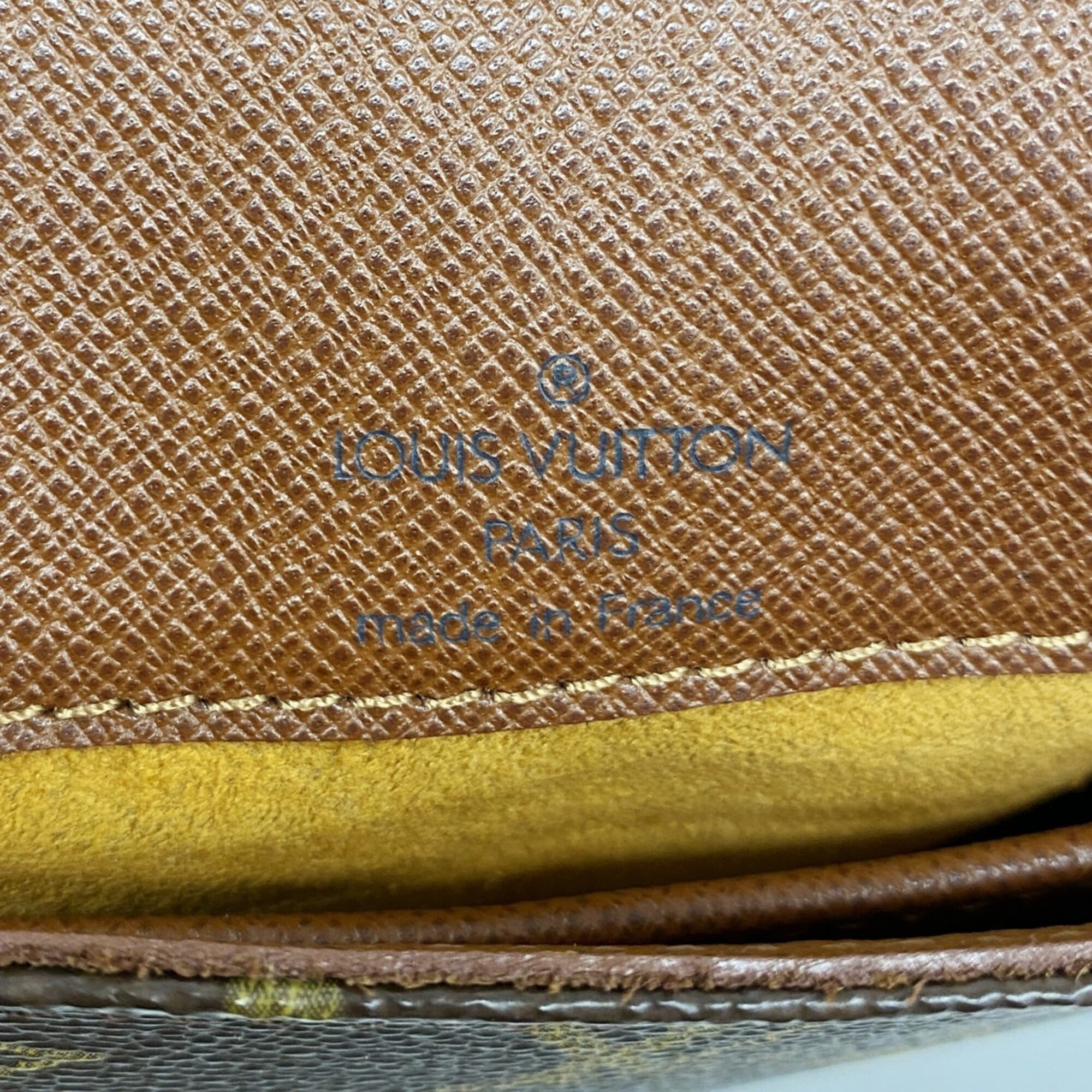 Louis Vuitton Brown Shoulder Bag (Pre-Owned)
