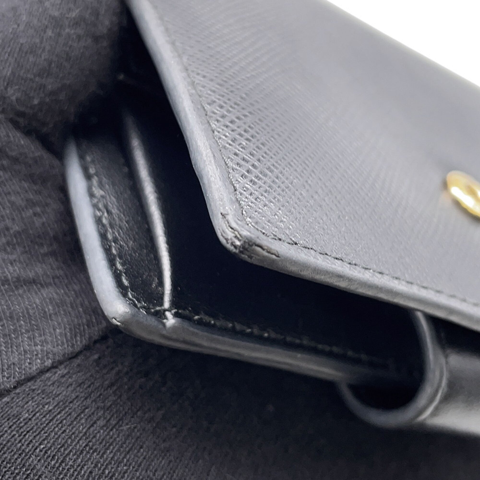Prada Black Saffiano Wallet (Bi-Fold) (Pre-Owned)