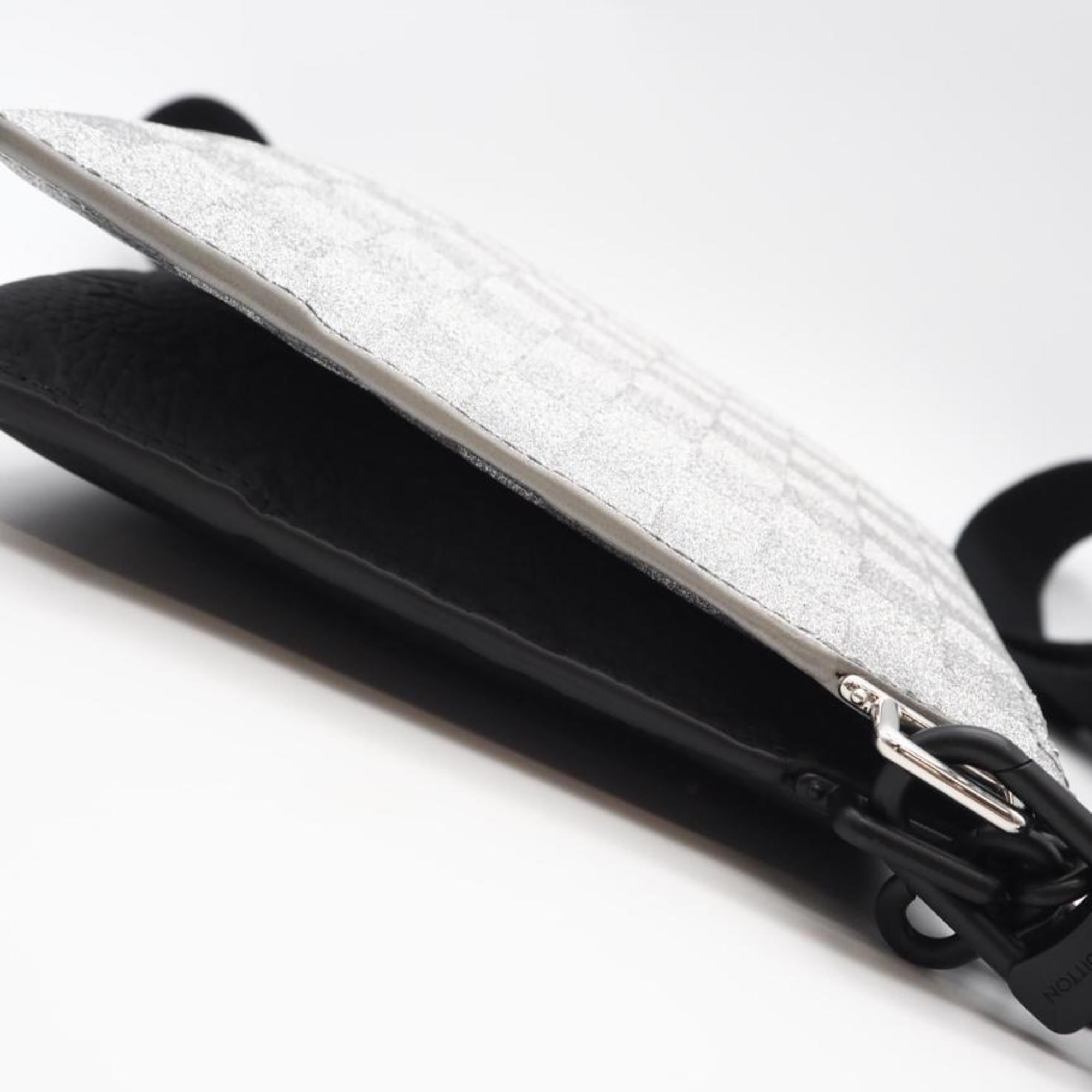 Louis Vuitton Black Silver Leather Shoulder Bag (Pre-Owned)