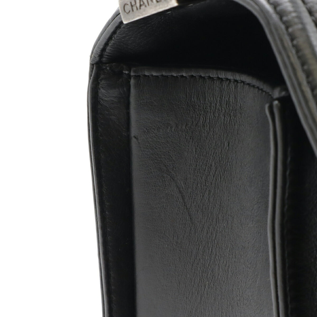 Chanel Matelasse Black Leather Shoulder Bag (Pre-Owned)
