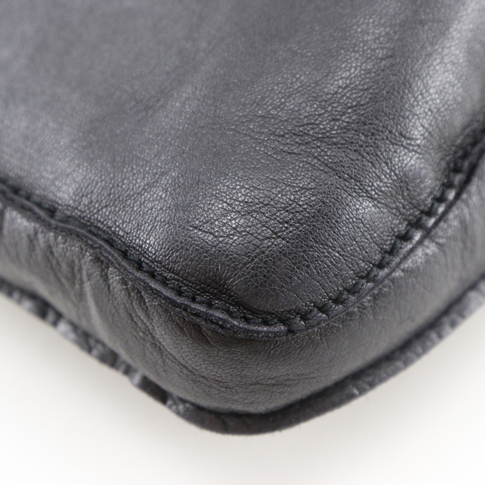 Hermes Black Leather Shoulder Bag (Pre-Owned)